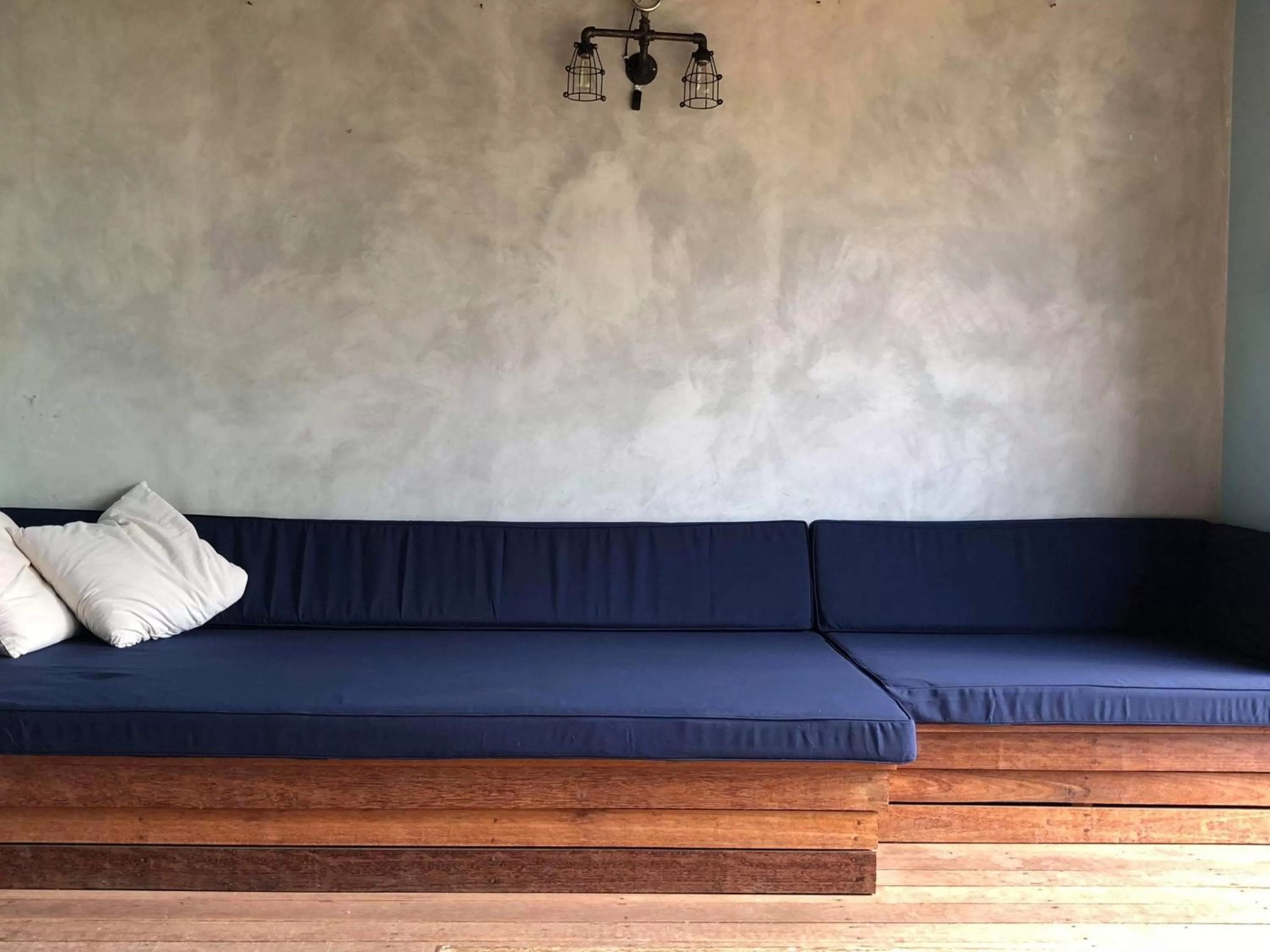 Living room in Captain Goodtimes