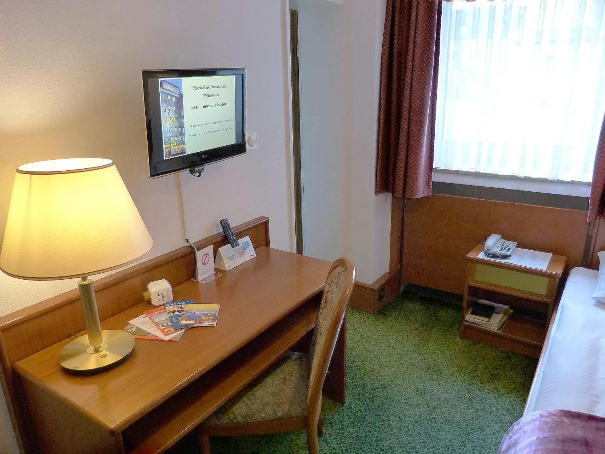 TV and multimedia, Bed in Hotel Wurms