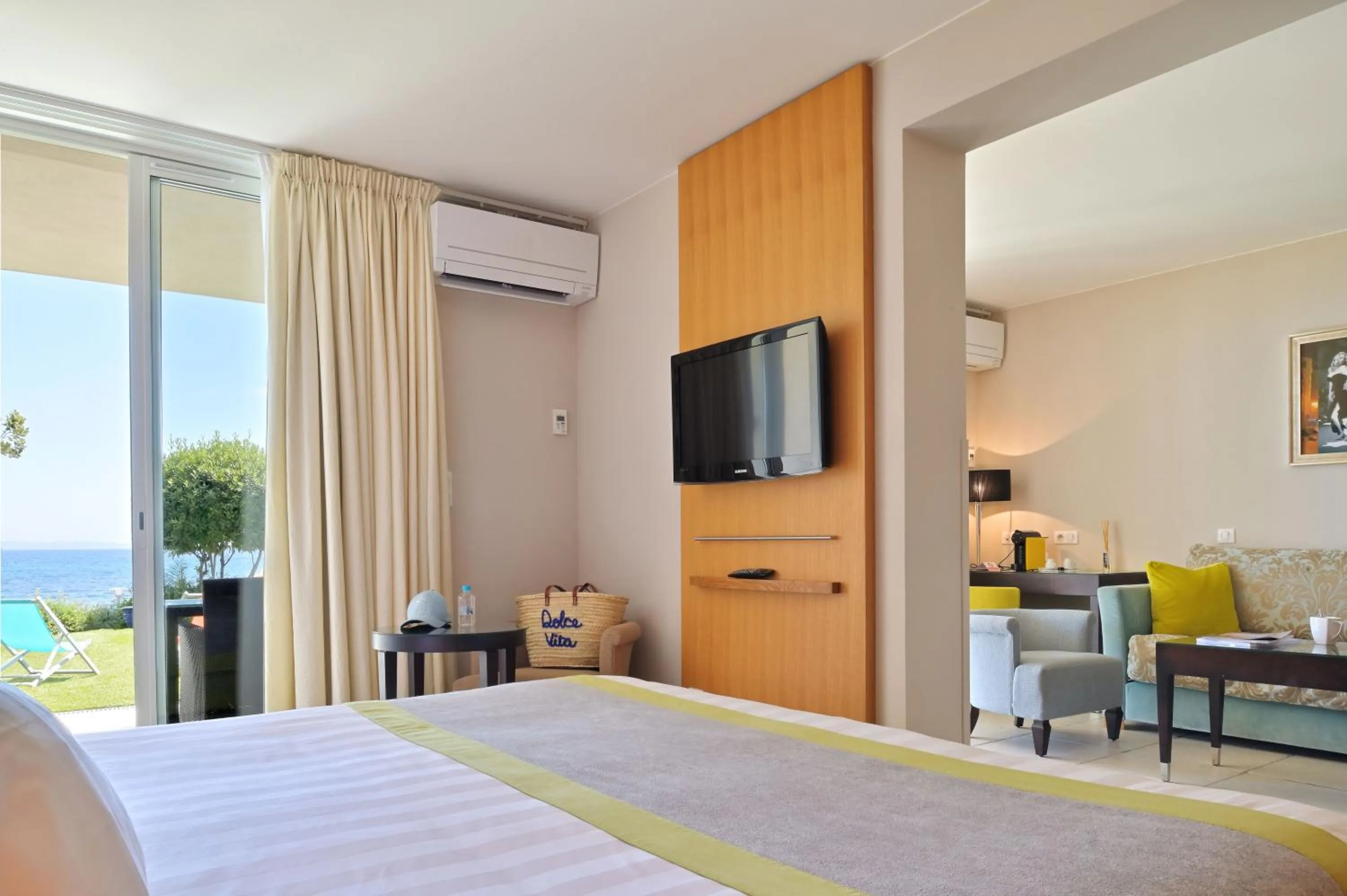 Bed in Hôtel Restaurant Dolce Vita