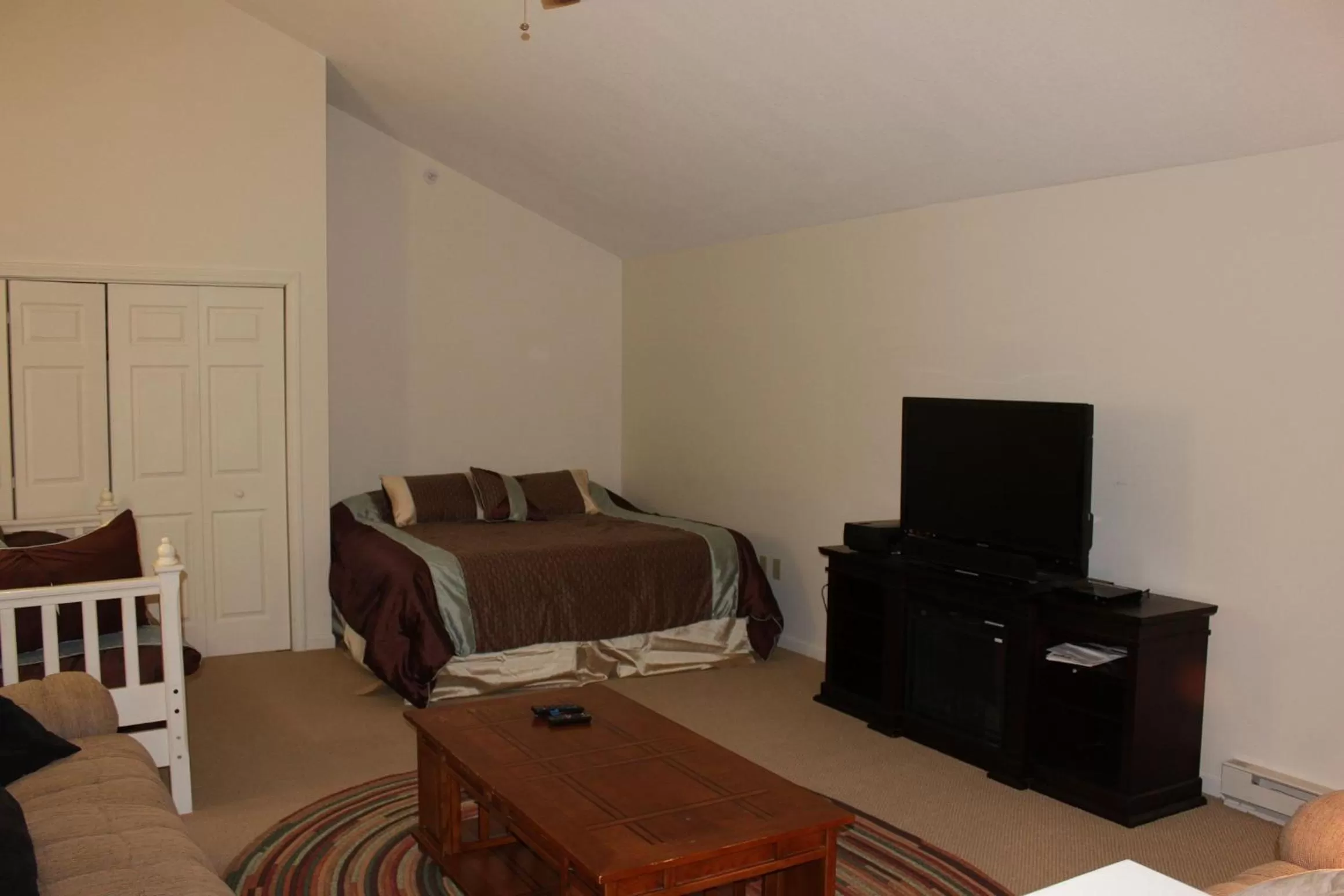 Area and facilities, Bed in Nordic Inn Condominium Resort