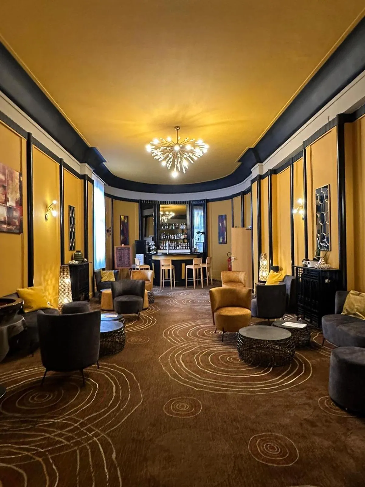 Lounge or bar in Grand Hôtel Filippo Strasbourg Nord