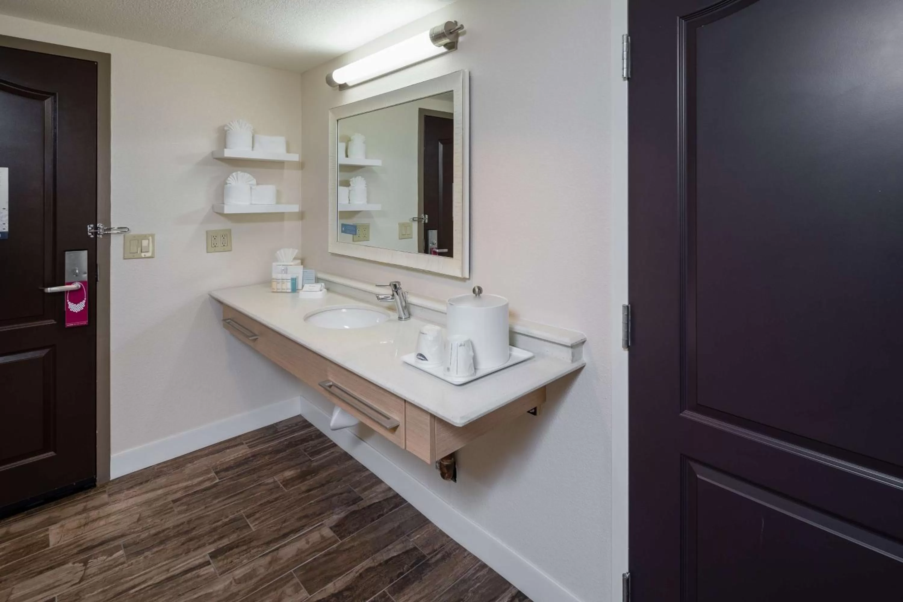 Bathroom in Hampton Inn San Francisco Airport