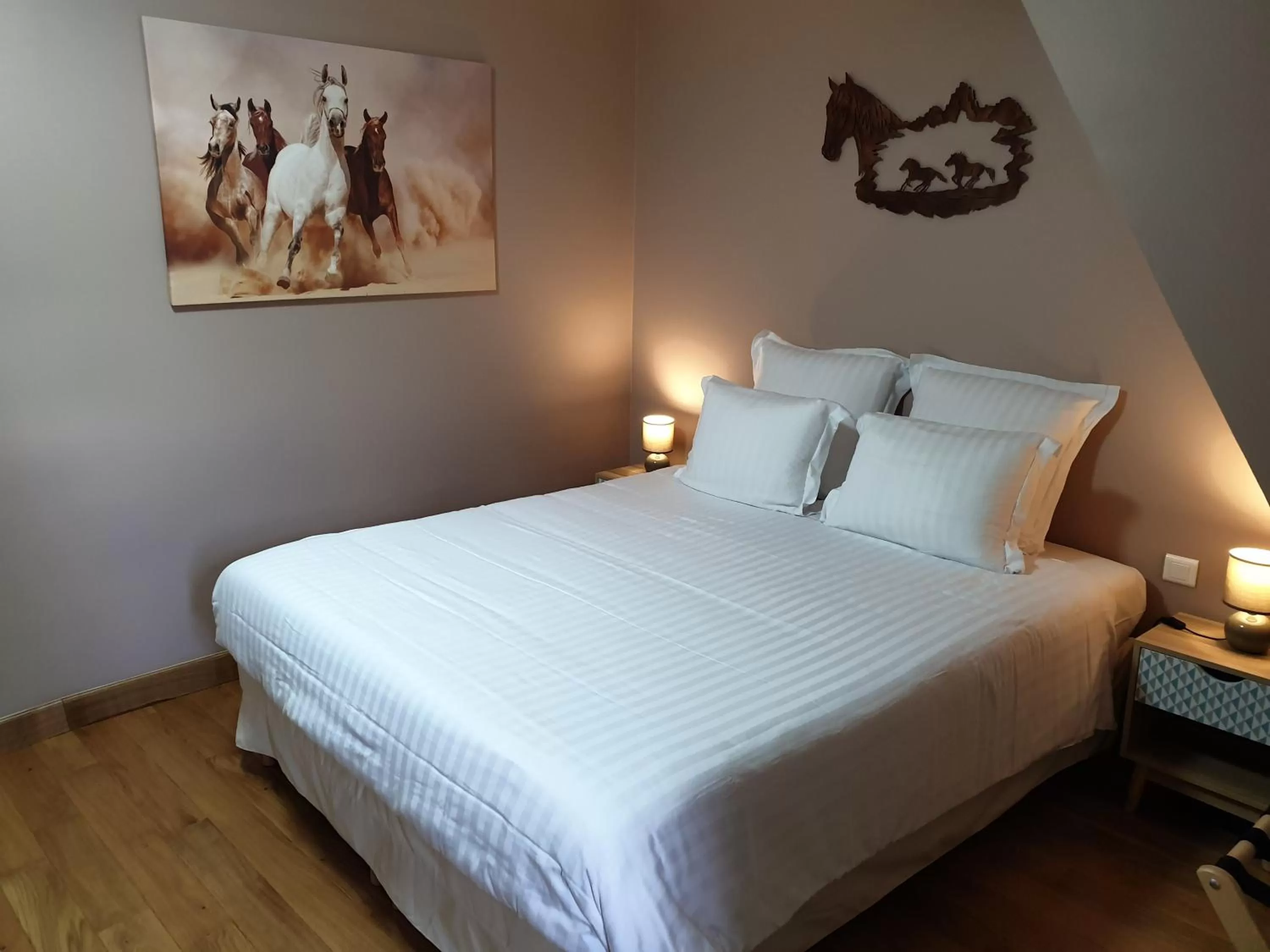 Photo of the whole room, Bed in Le Domaine de Bella