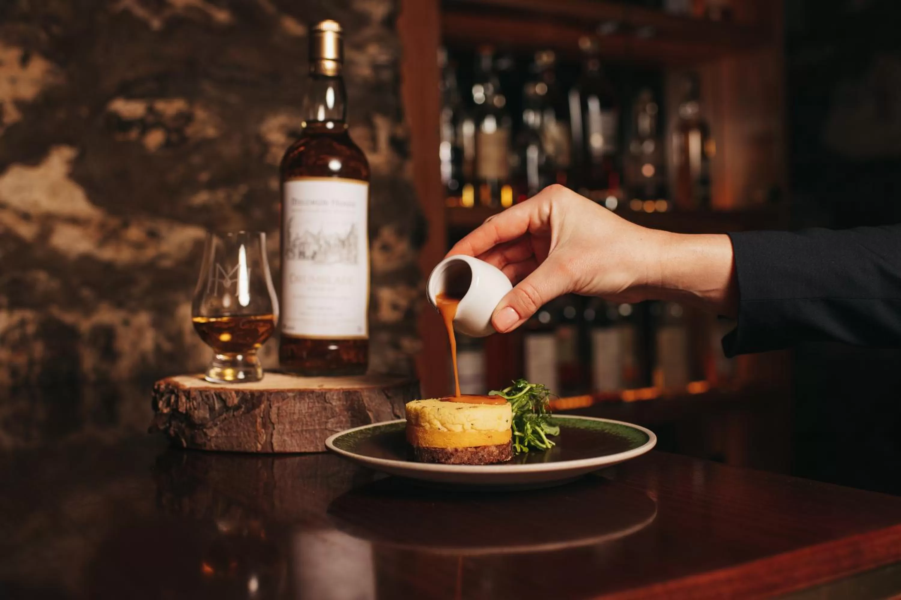 Food and drinks in Meldrum House Hotel Golf And Country Estate