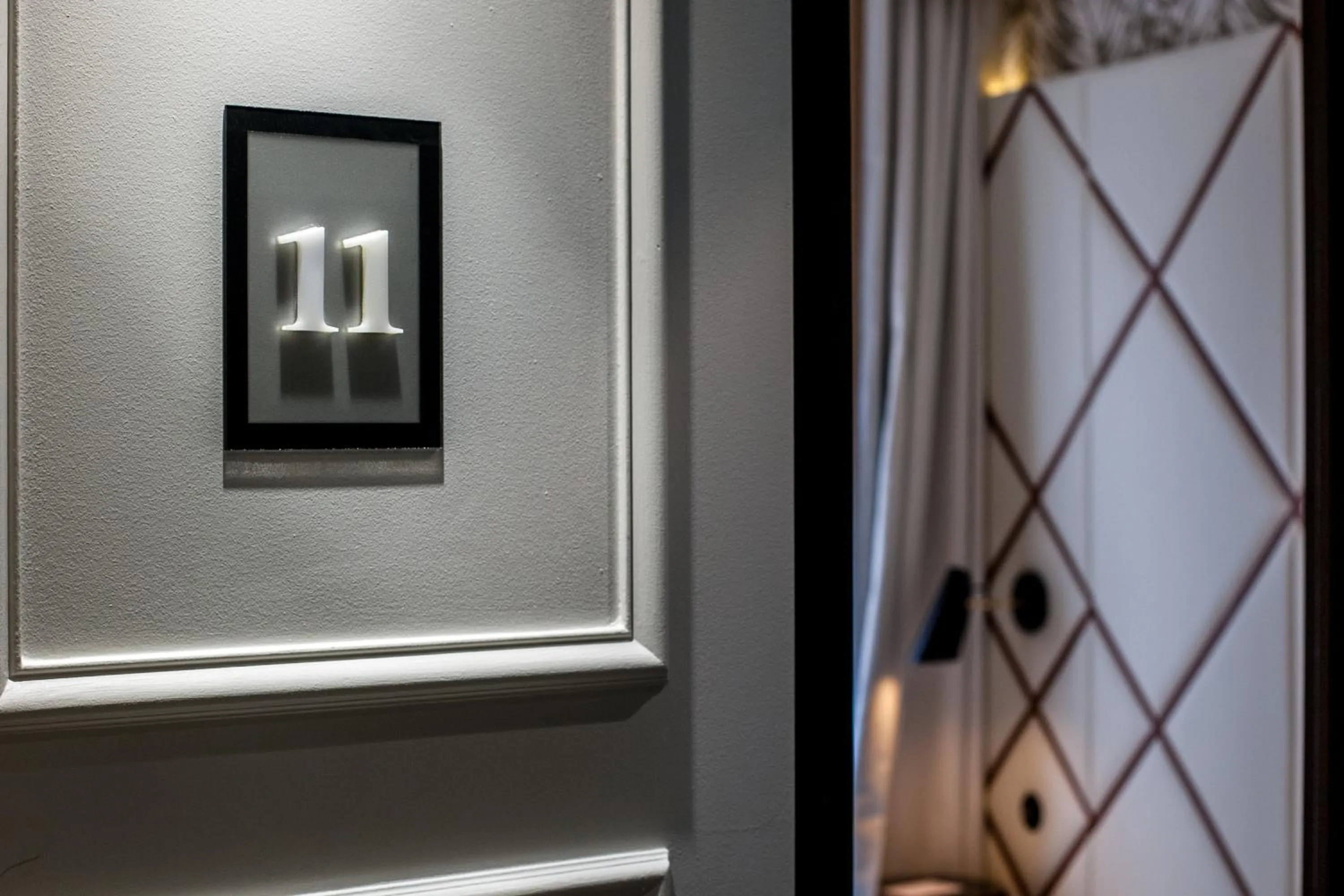 Decorative detail in Hôtel Jardin Le Bréa