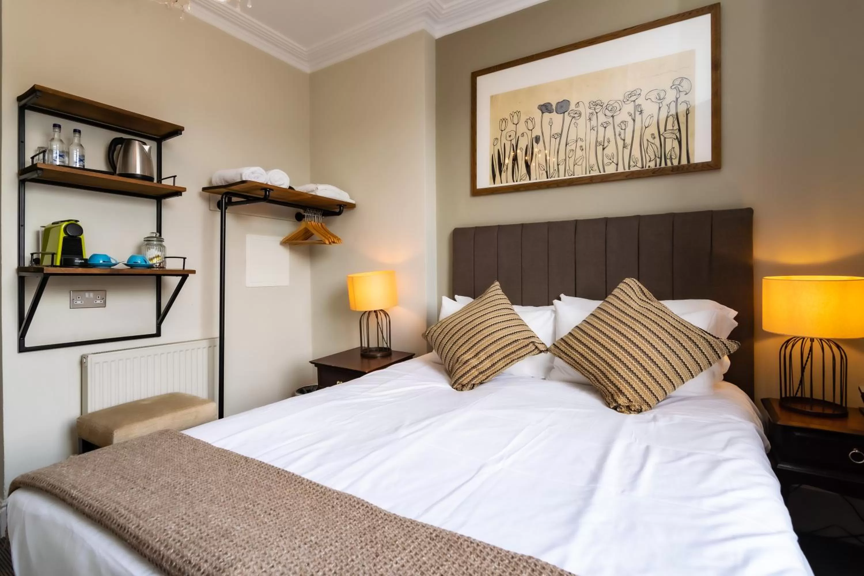 Bed in Kew Gardens Hotel