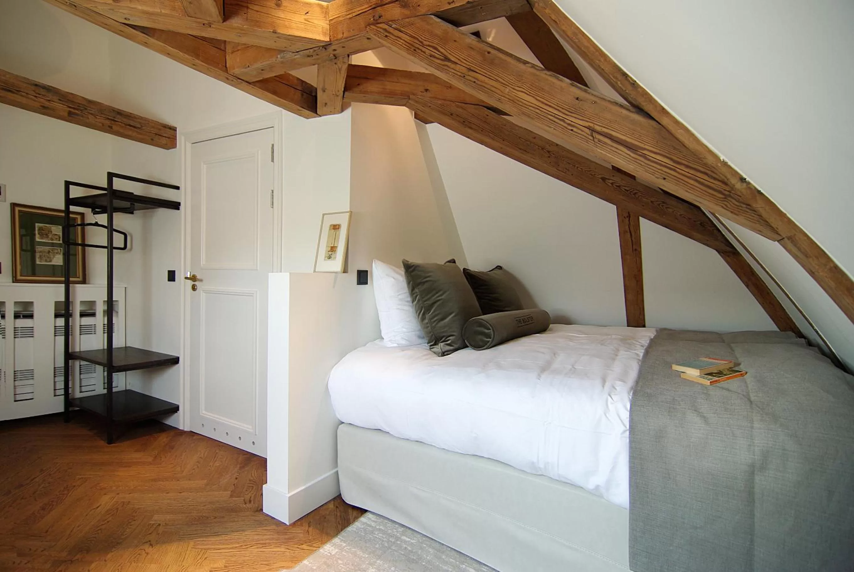 Photo of the whole room, Bed in The Bolster