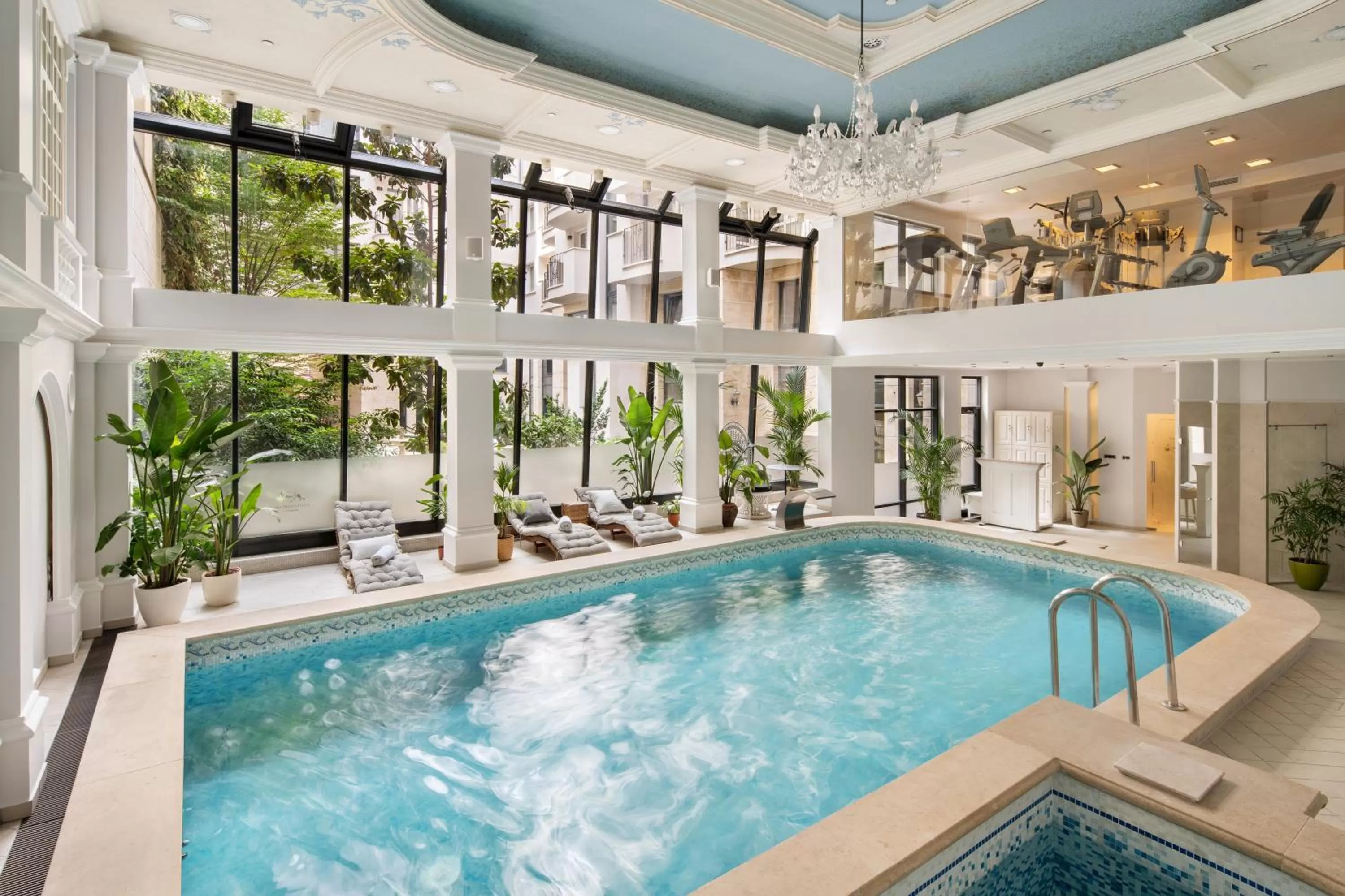 Swimming pool in Queen's Court Hotel & Residence