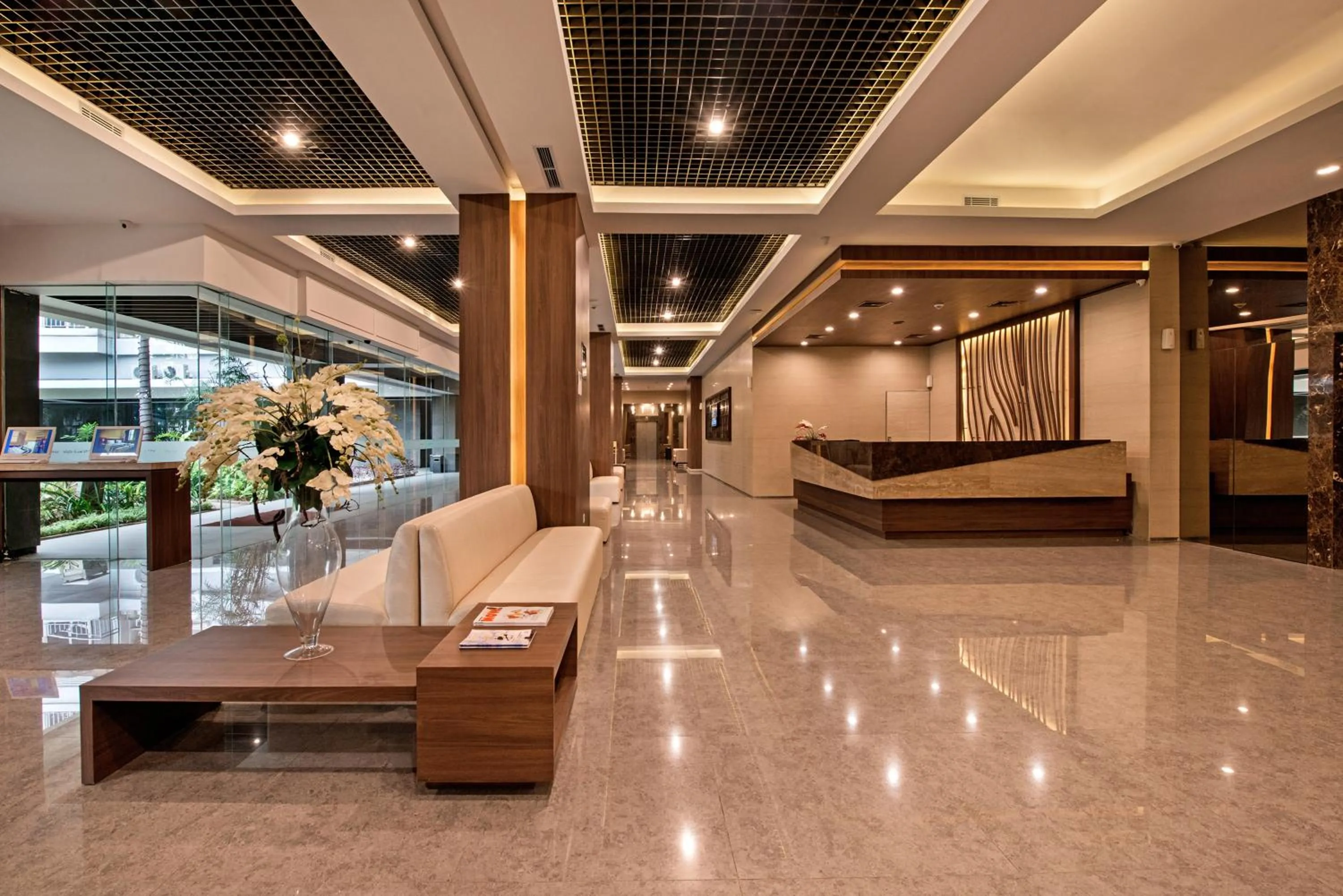 Lobby or reception in Grand Whiz Poins Simatupang Jakarta