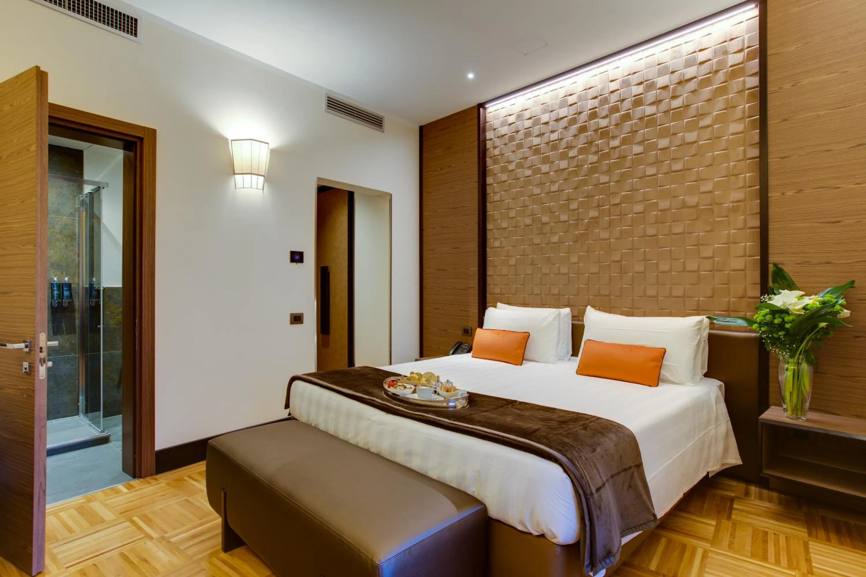 Photo of the whole room, Bed in Solo Experience Hotel