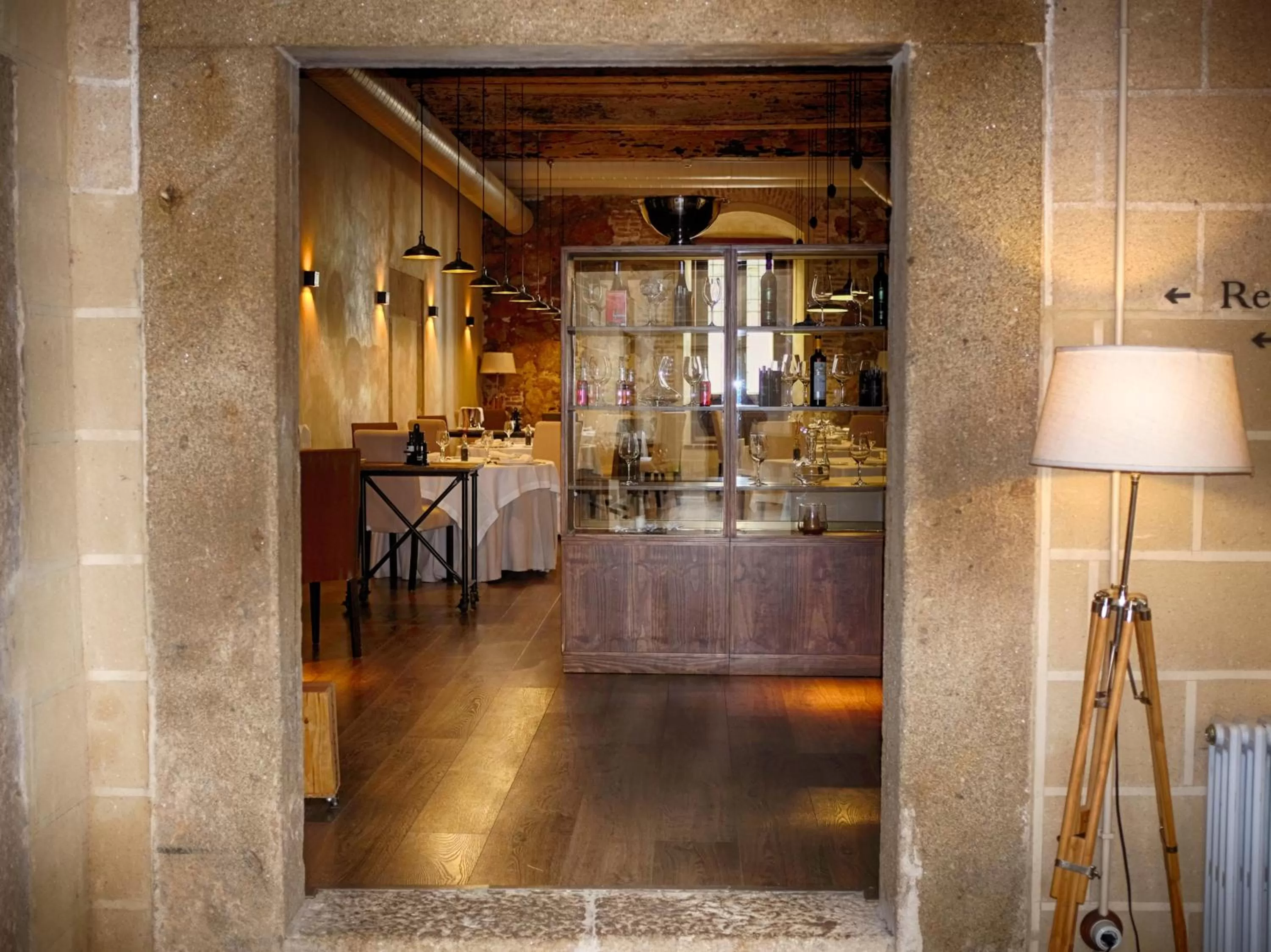 Restaurant/places to eat in Palacio Carvajal Girón