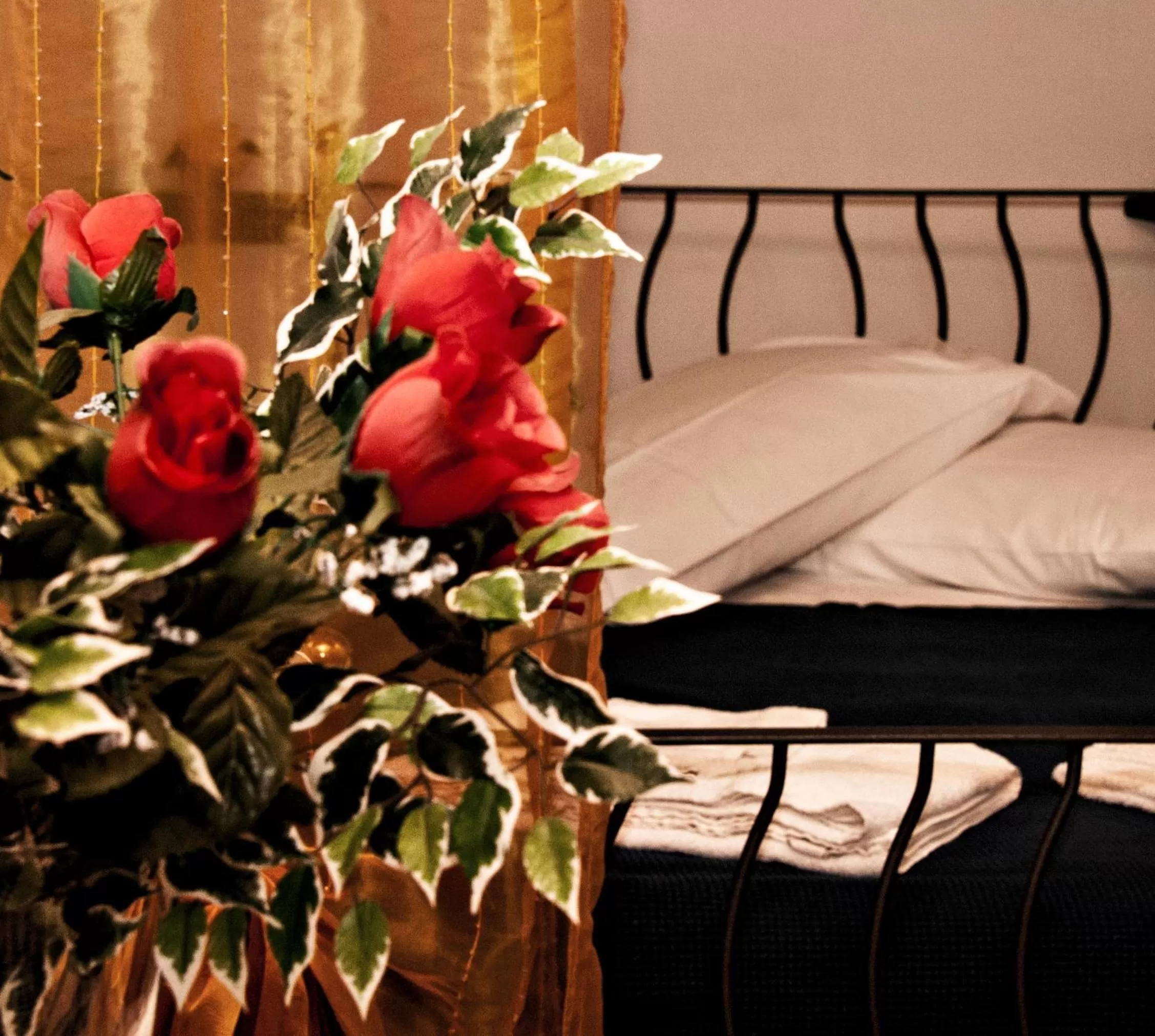 Decorative detail, Bed in Giardino Dei Trulli