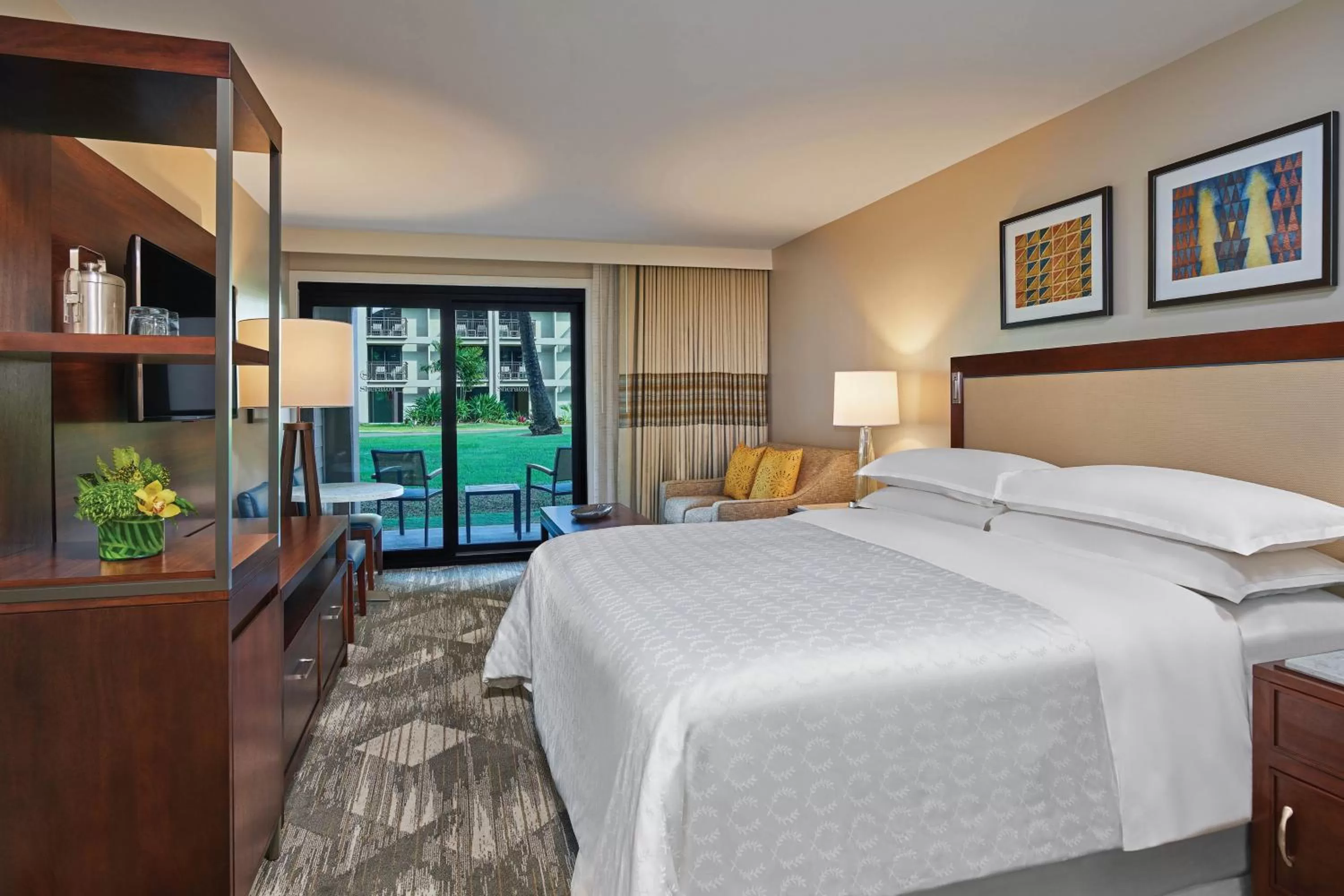 Photo of the whole room, Bed in Sheraton Kauai Resort Villas