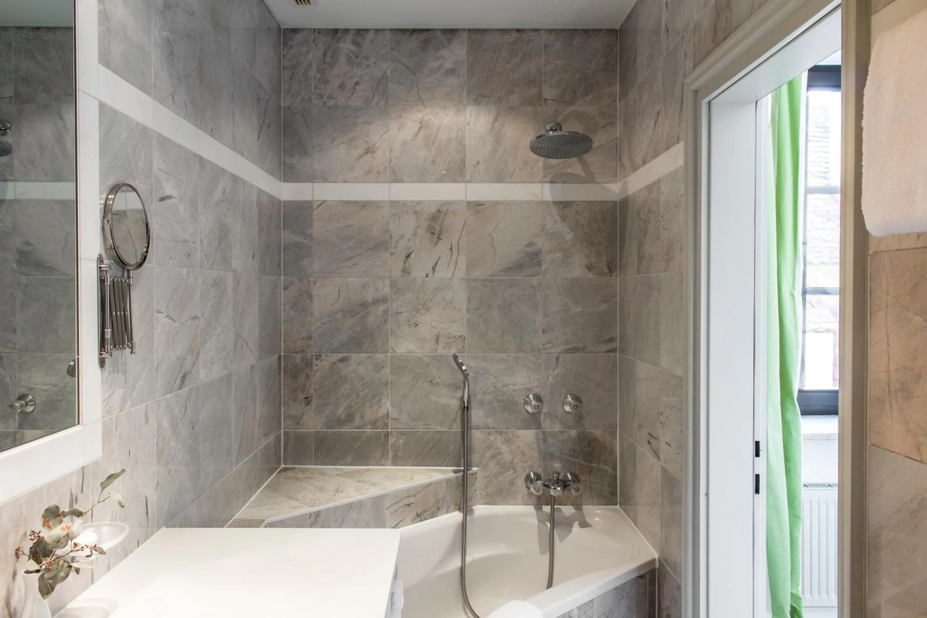 Shower in Schlossberghotel