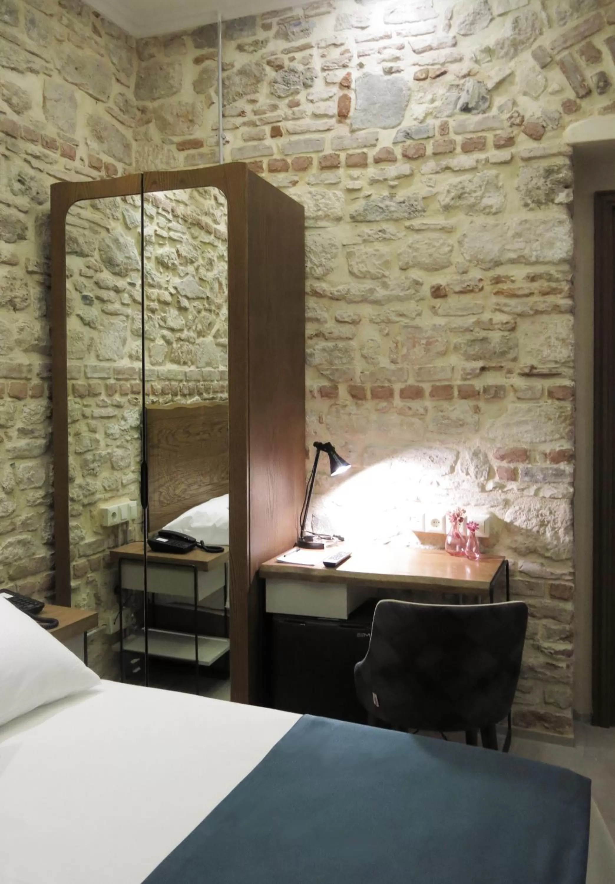 Landmark view, Bed in GALATAHAN Hotel Istanbul Karakoy