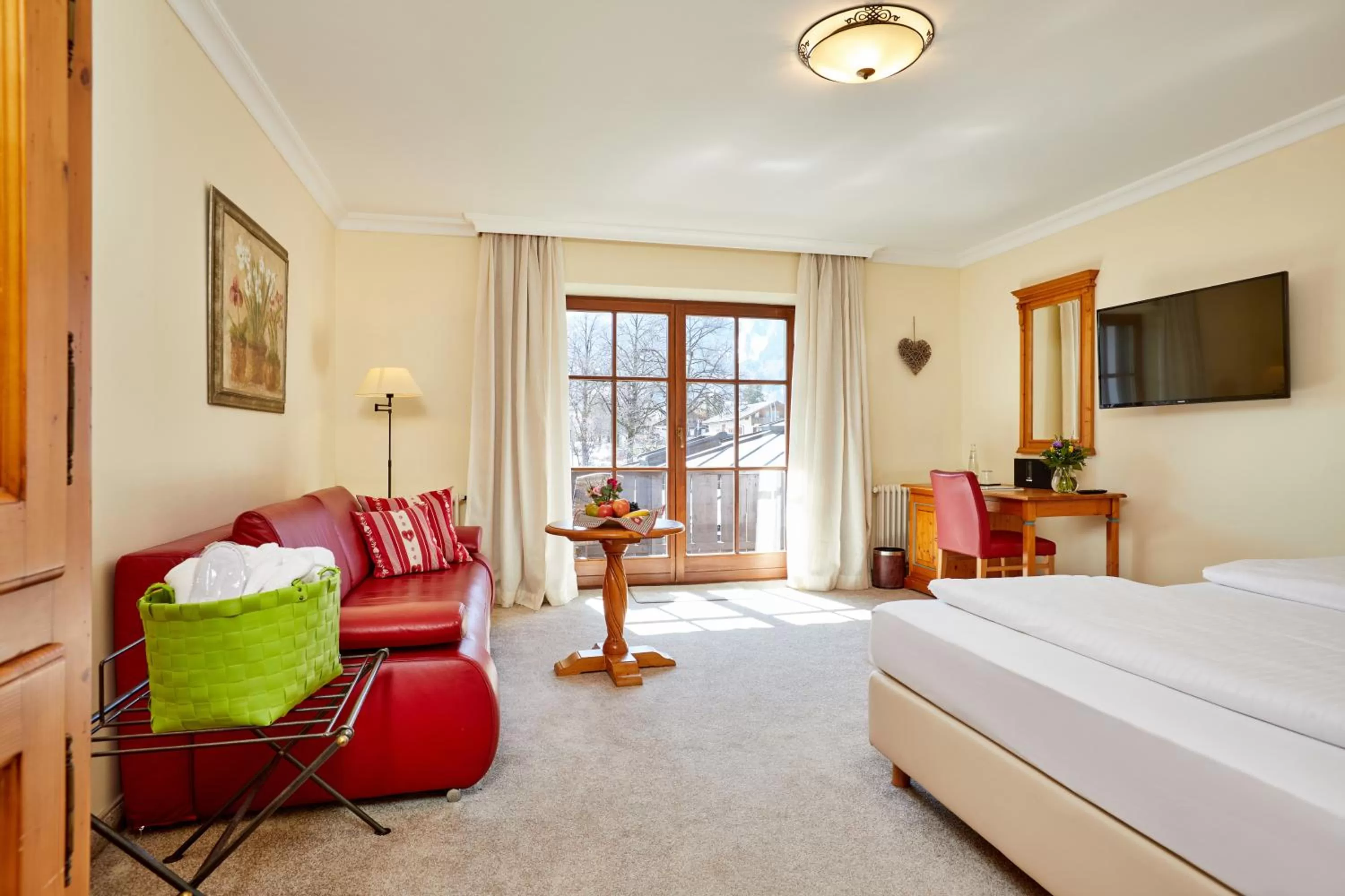 Photo of the whole room, Bed in Hotel Zugspitze