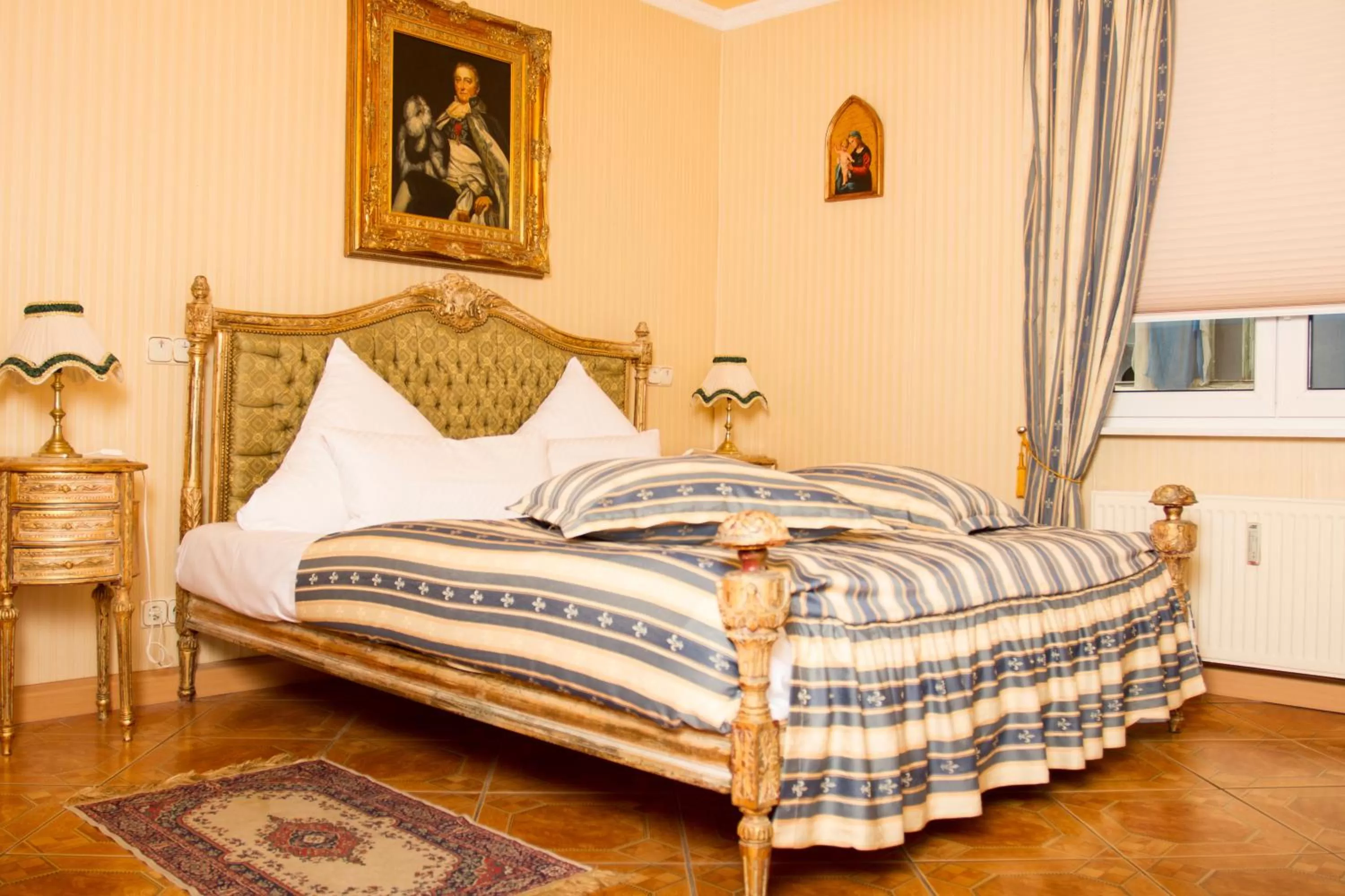 Bed in Hotel Don Giovanni