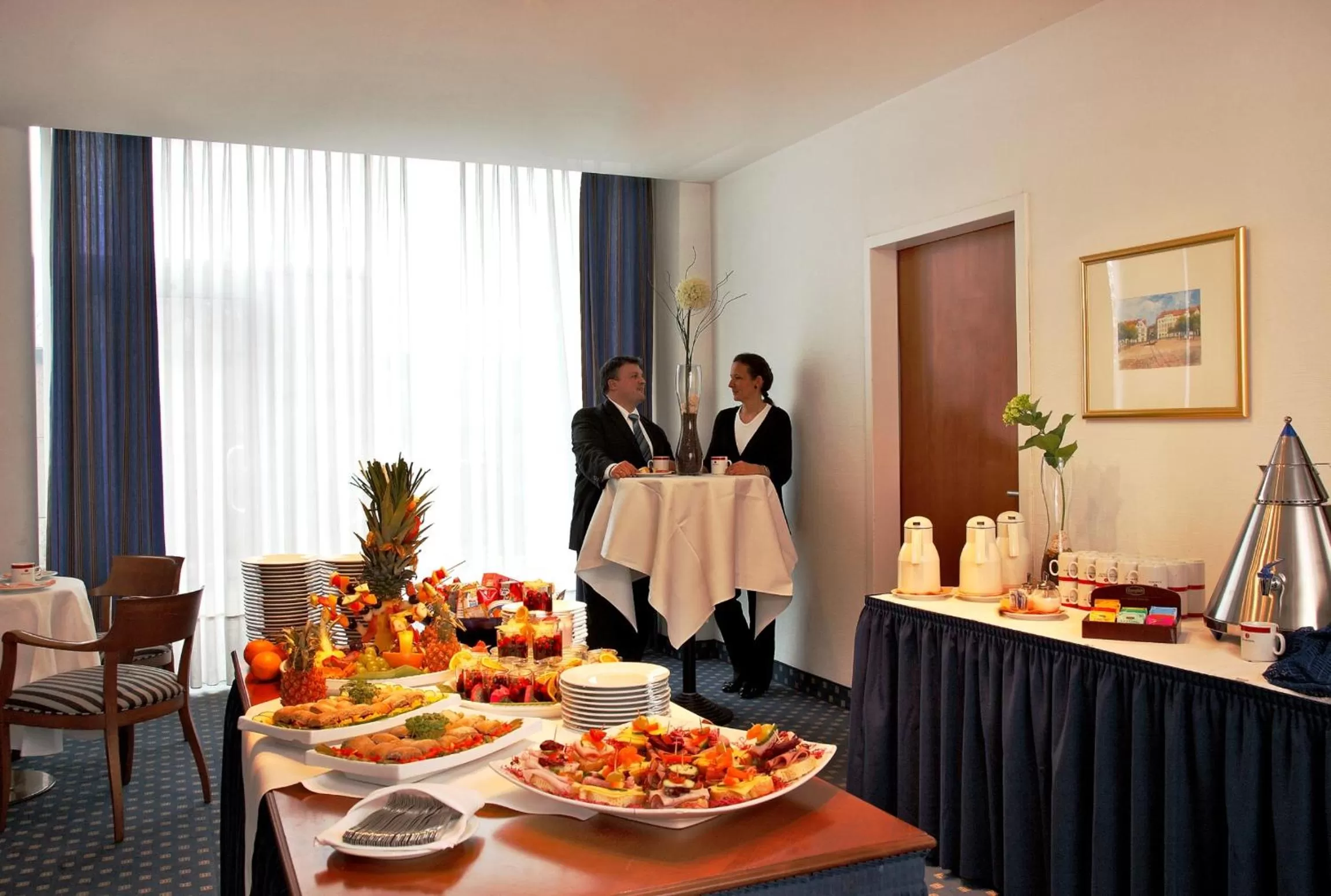 Food and drinks in H4 Hotel Kassel City, Trademark Collection by Wyndham