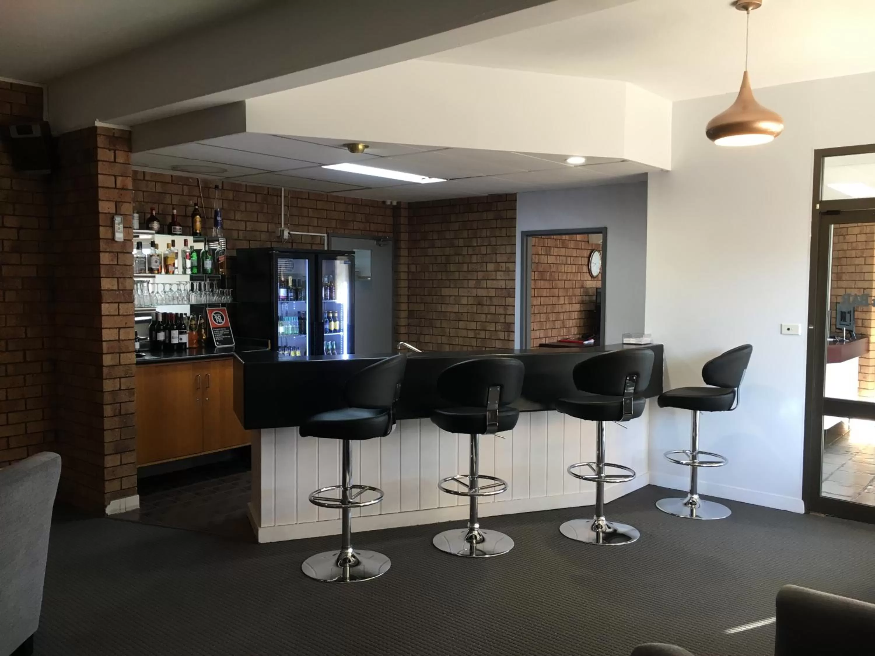 Lounge or bar in Spa Village Travel Inn