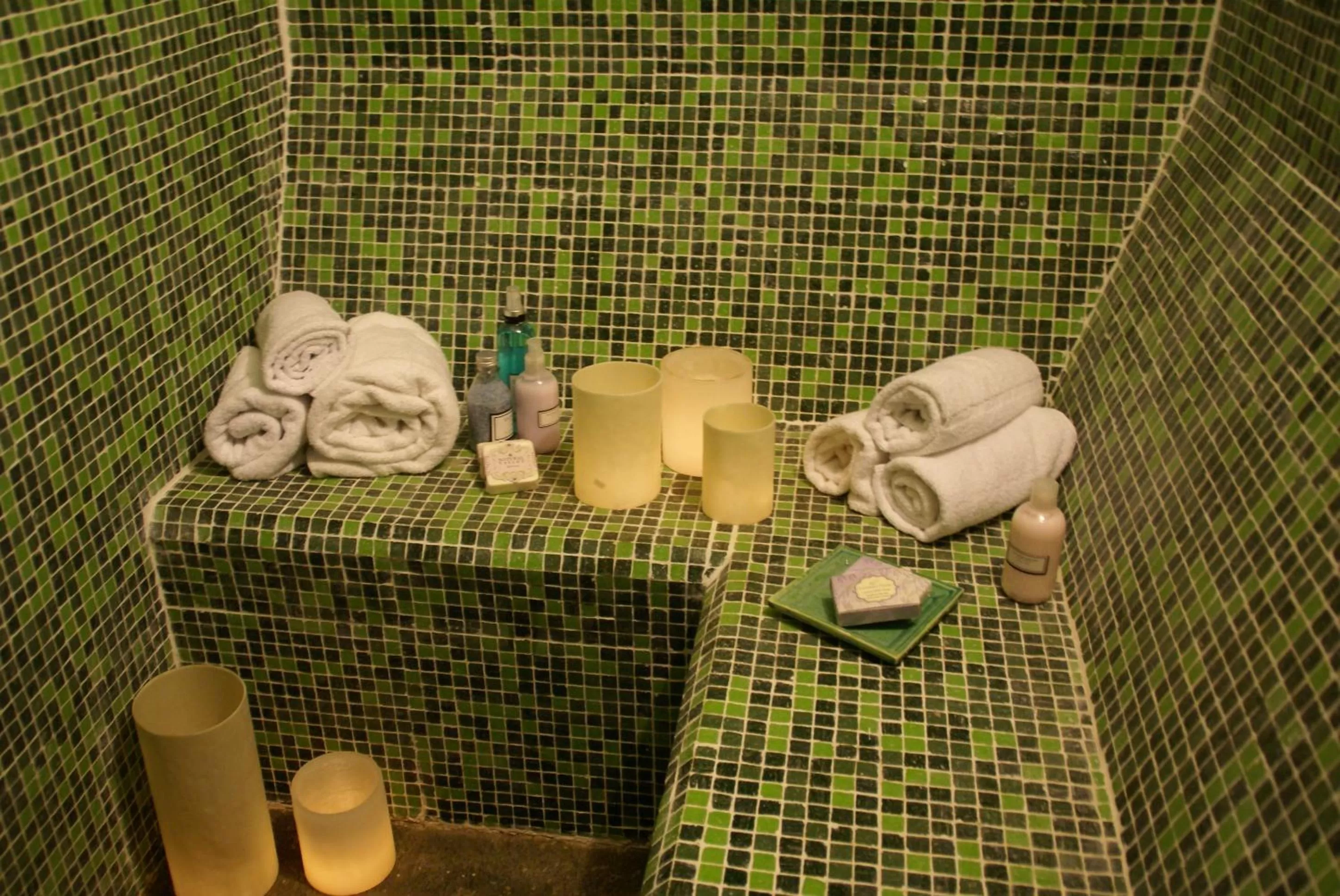 Toilet in El Oasis Apart Hotel