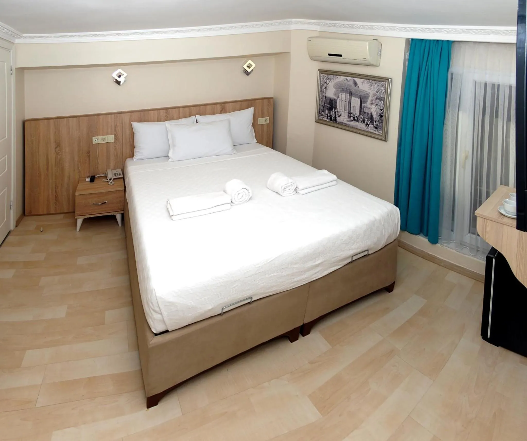 Bed in Le Safran Palace Hotel