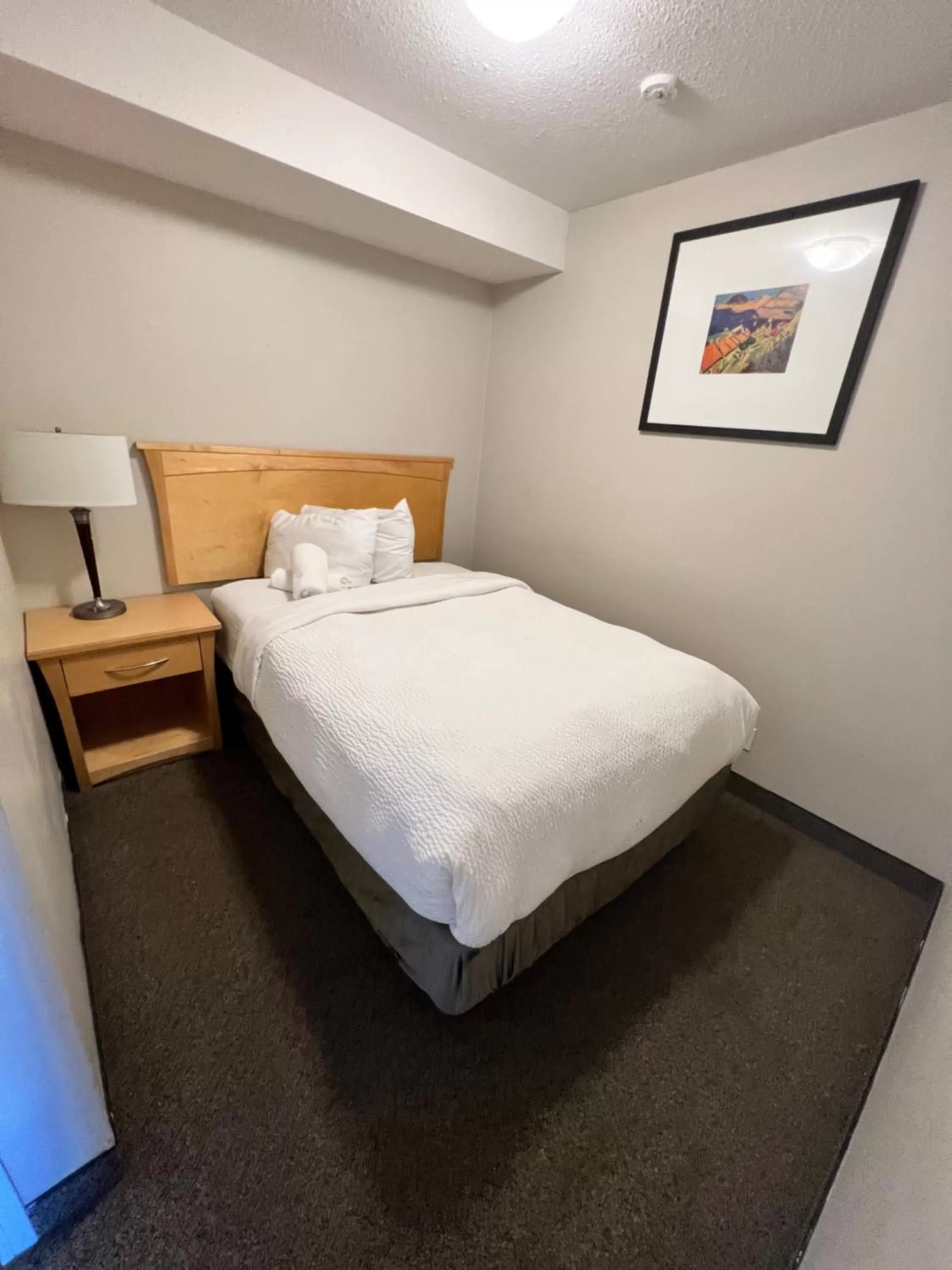 Bedroom in Thriftlodge Saskatoon