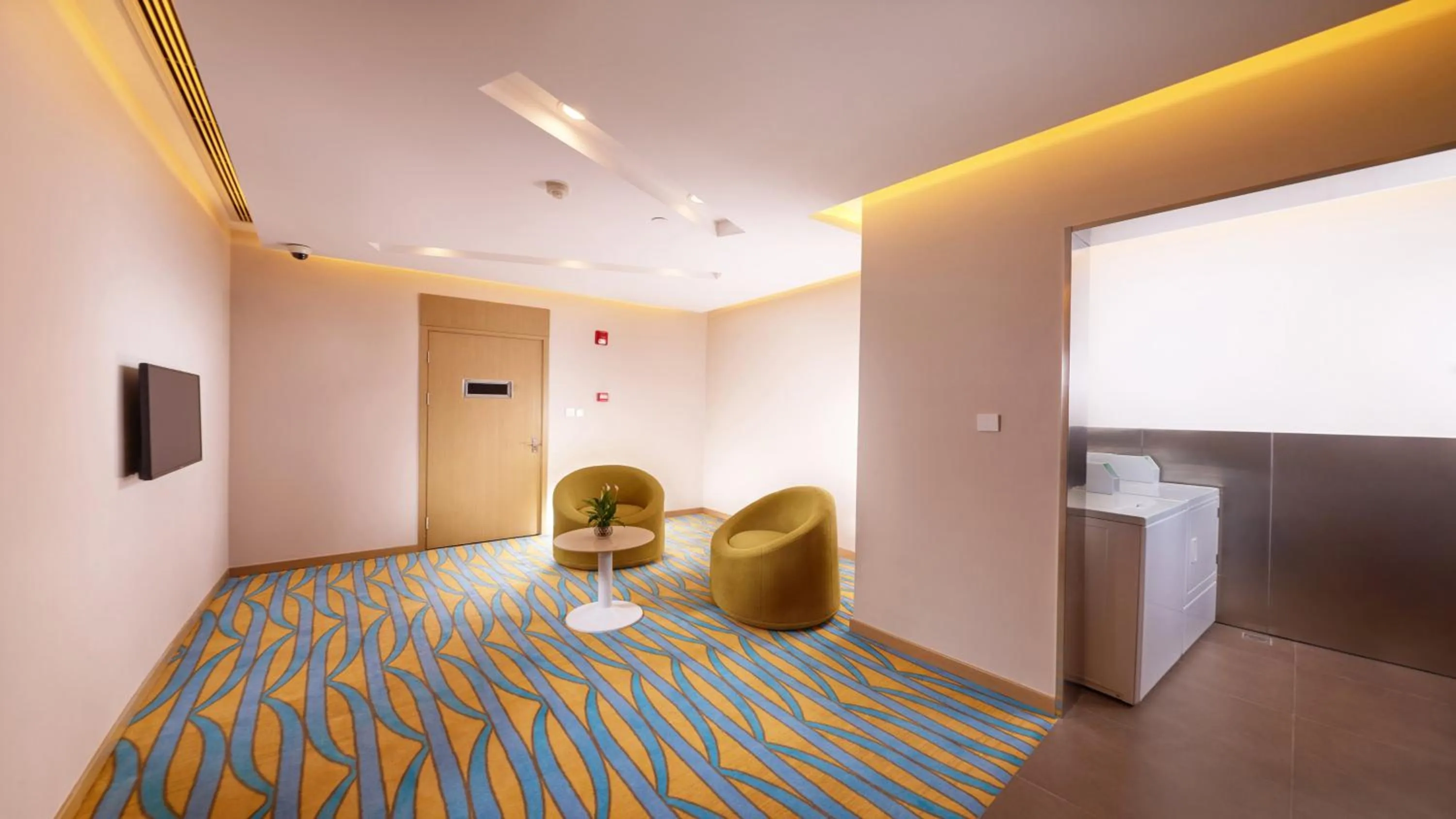 Photo of the whole room in Holiday Inn Express Nantong Downtown by IHG