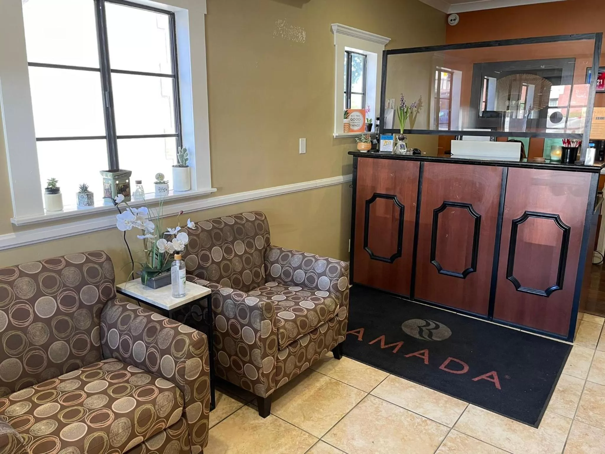 Lobby or reception in Ramada by Wyndham San Diego Poway Miramar