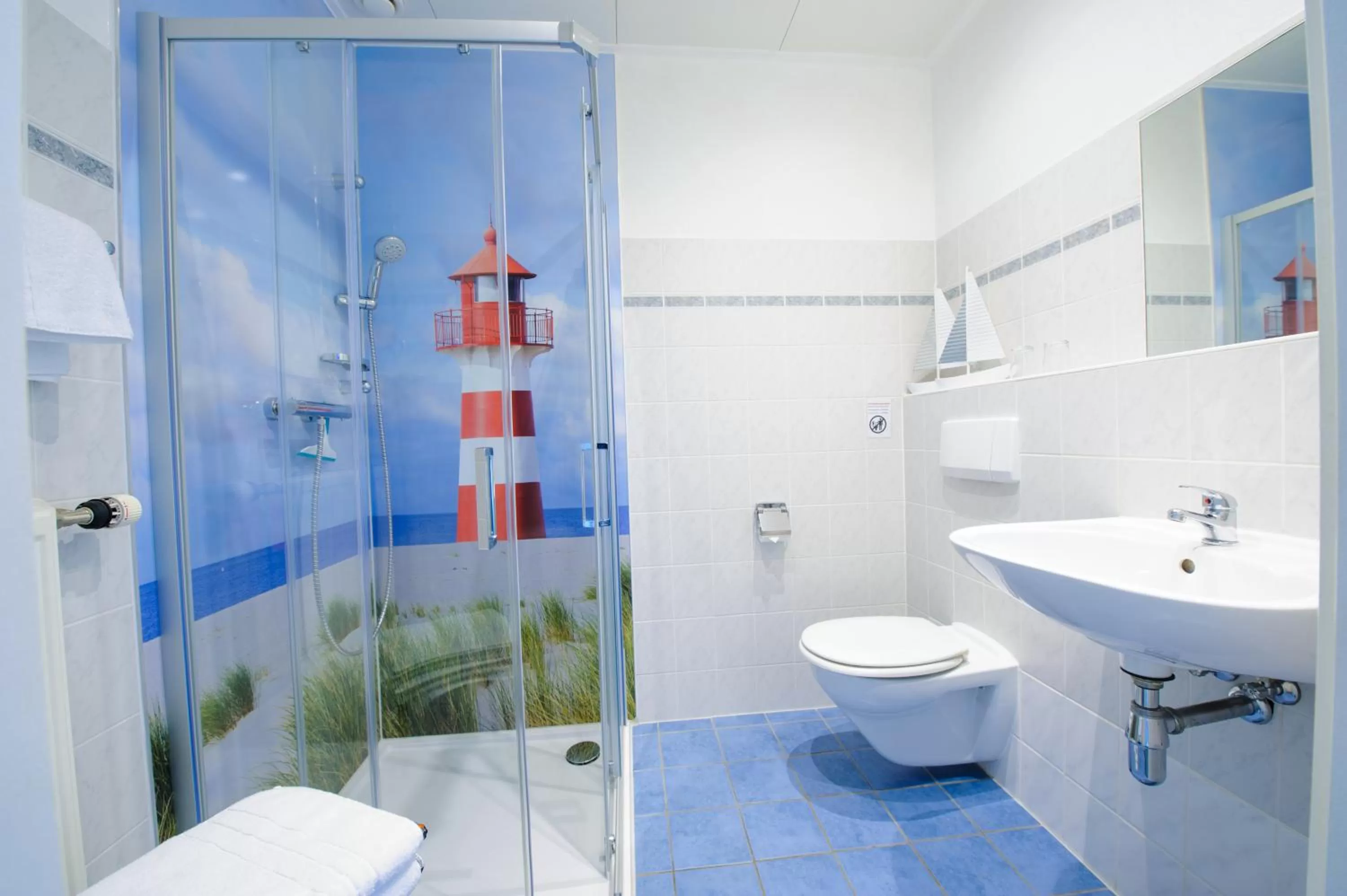 Photo of the whole room in Hotel Forsthaus Sellin