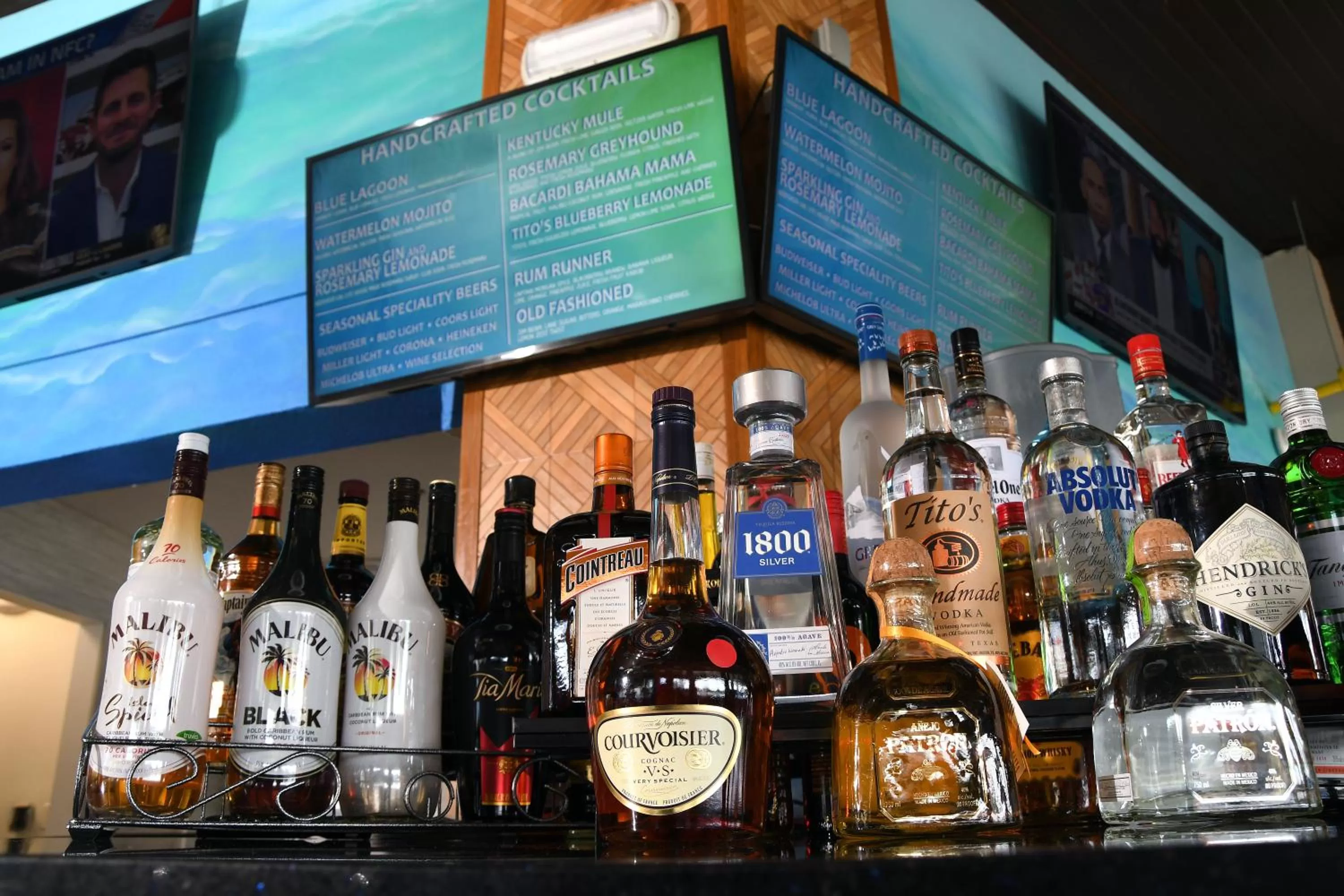 Lounge or bar in Wyndham Lake Buena Vista – Disney Springs® Area