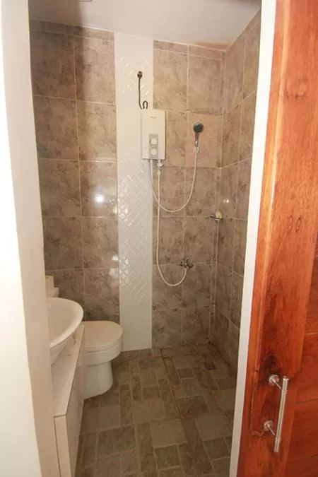 Shower in El Nido Royal Palm Inn