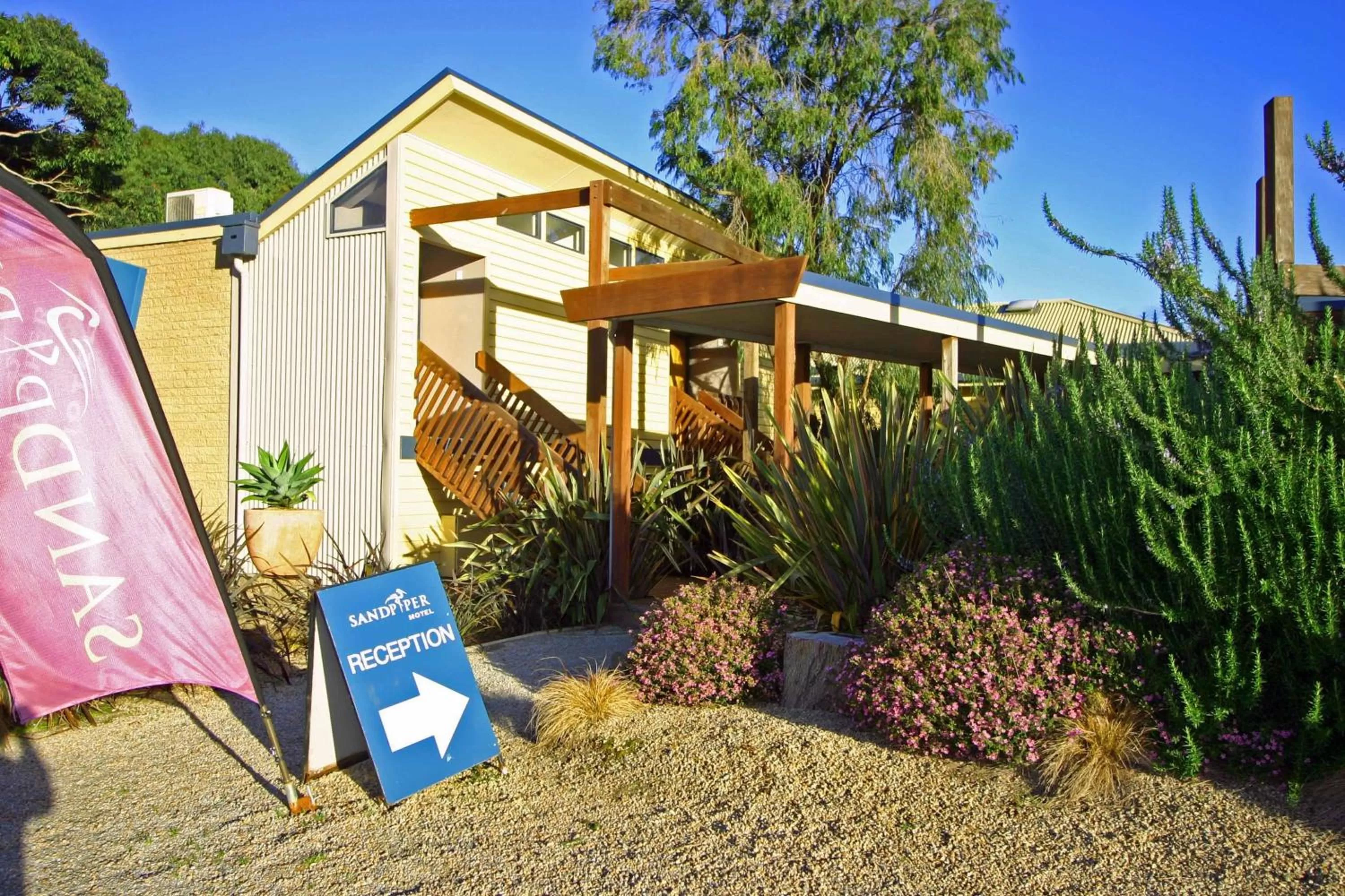 Facade/entrance in Sandpiper Motel Apollo Bay