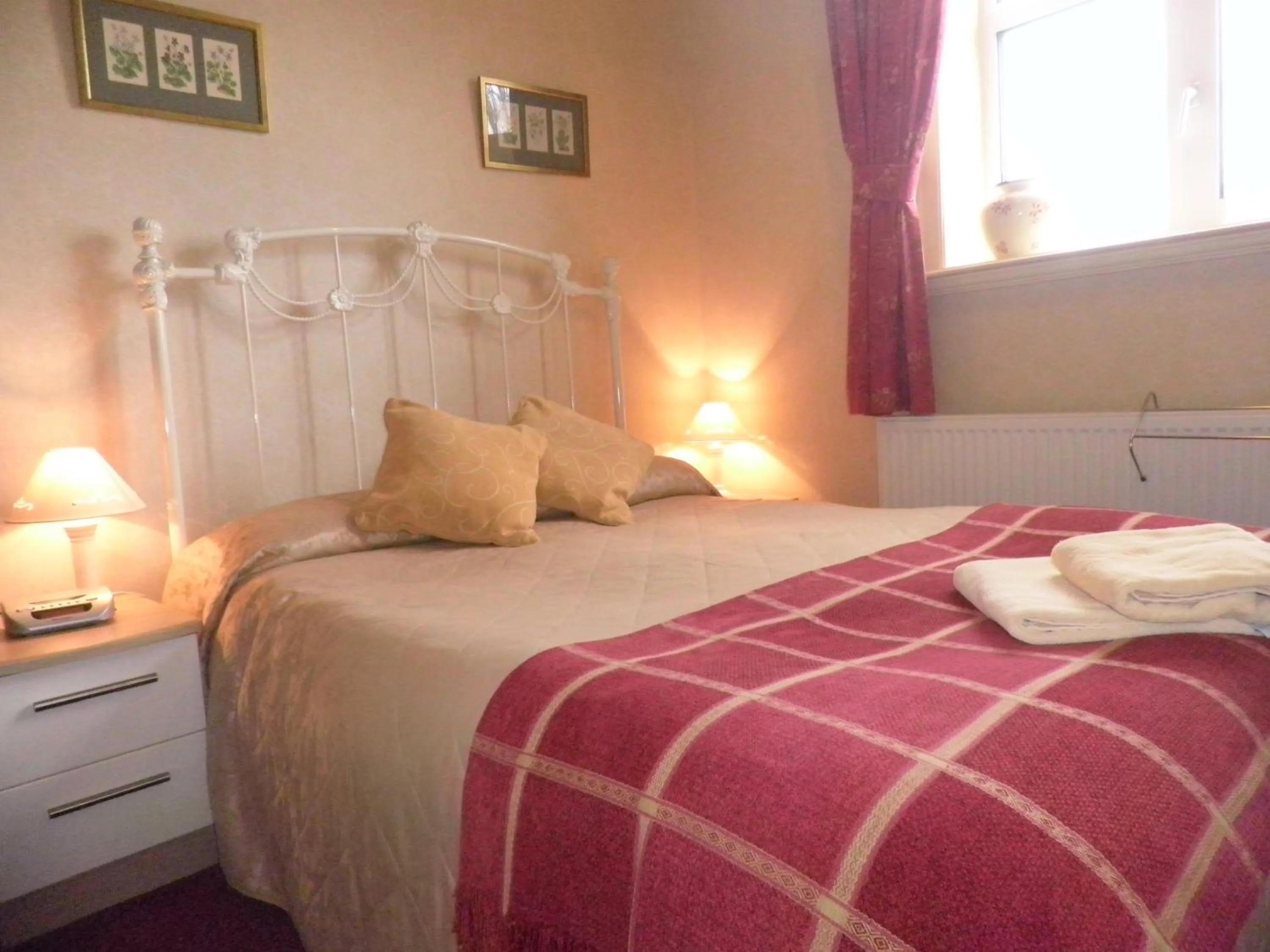 Bedroom, Bed in Midway Guest House