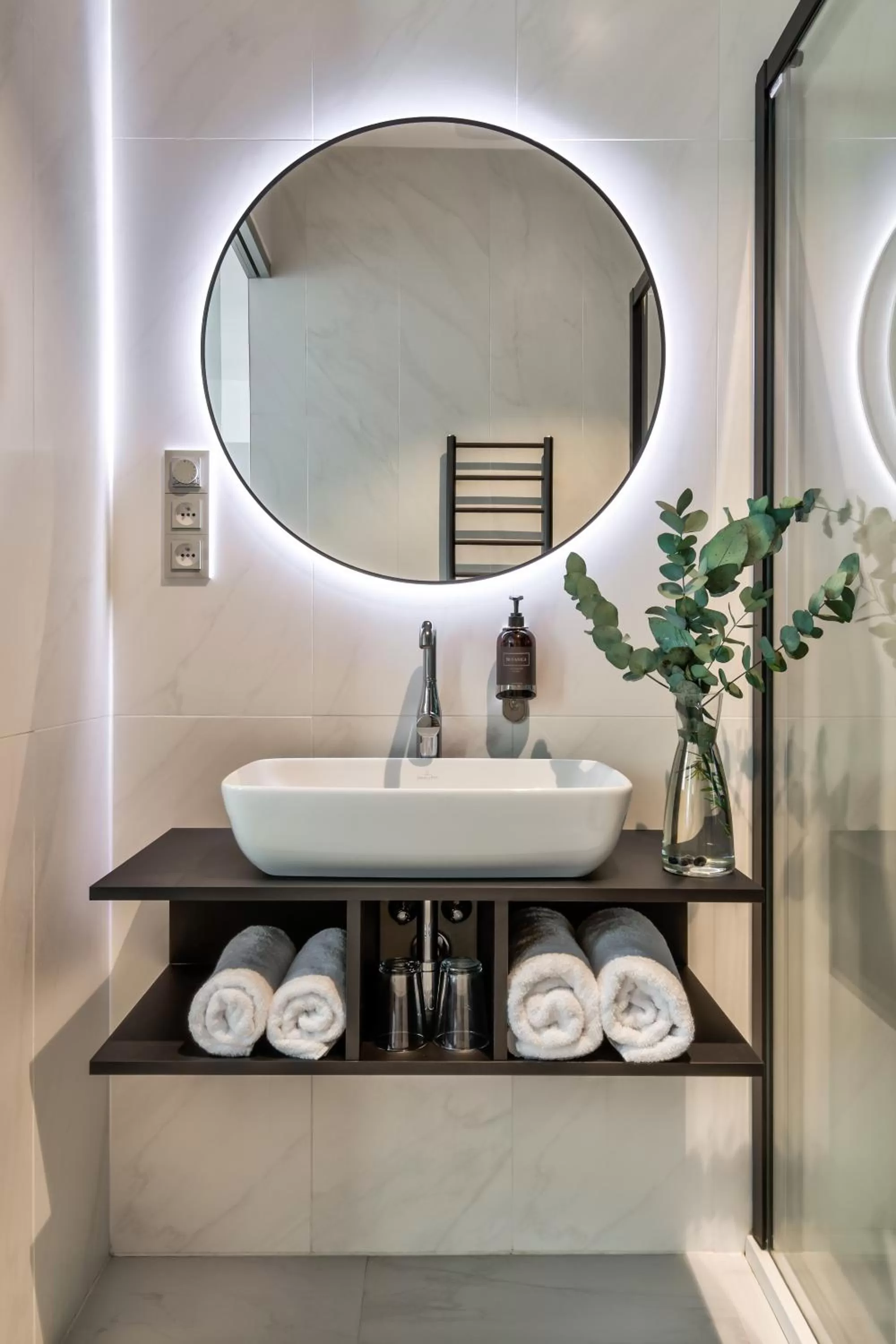 Shower in Hotel Central Park