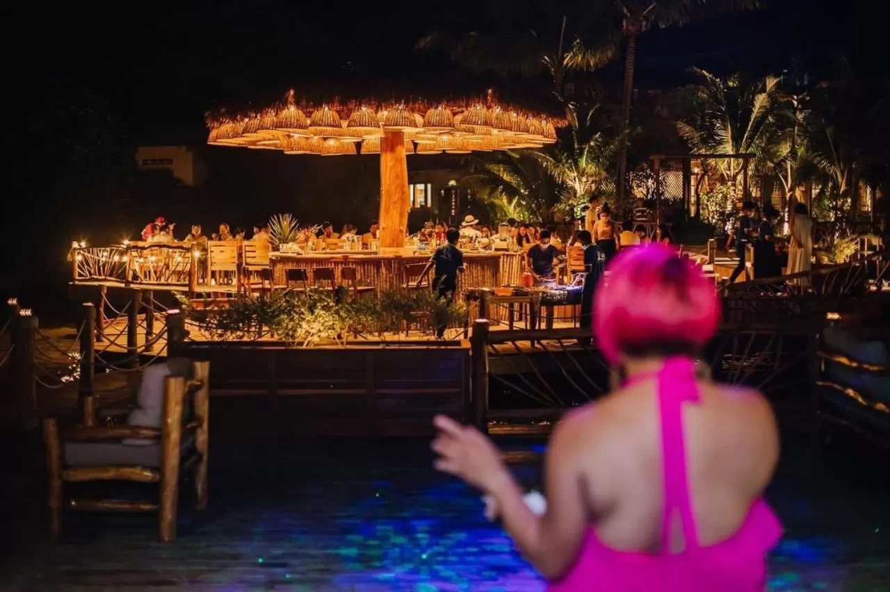 Restaurant/places to eat in Rocks Beach Boutique