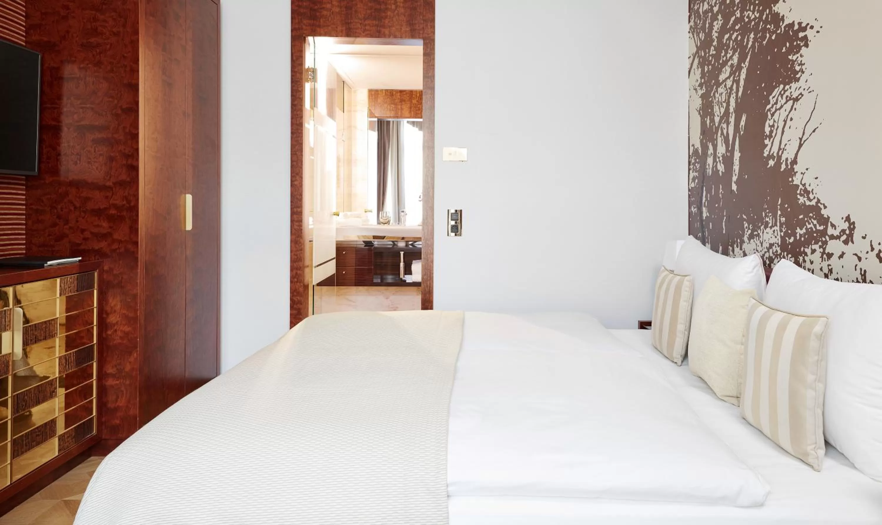 Photo of the whole room, Bed in Living Hotel De Medici