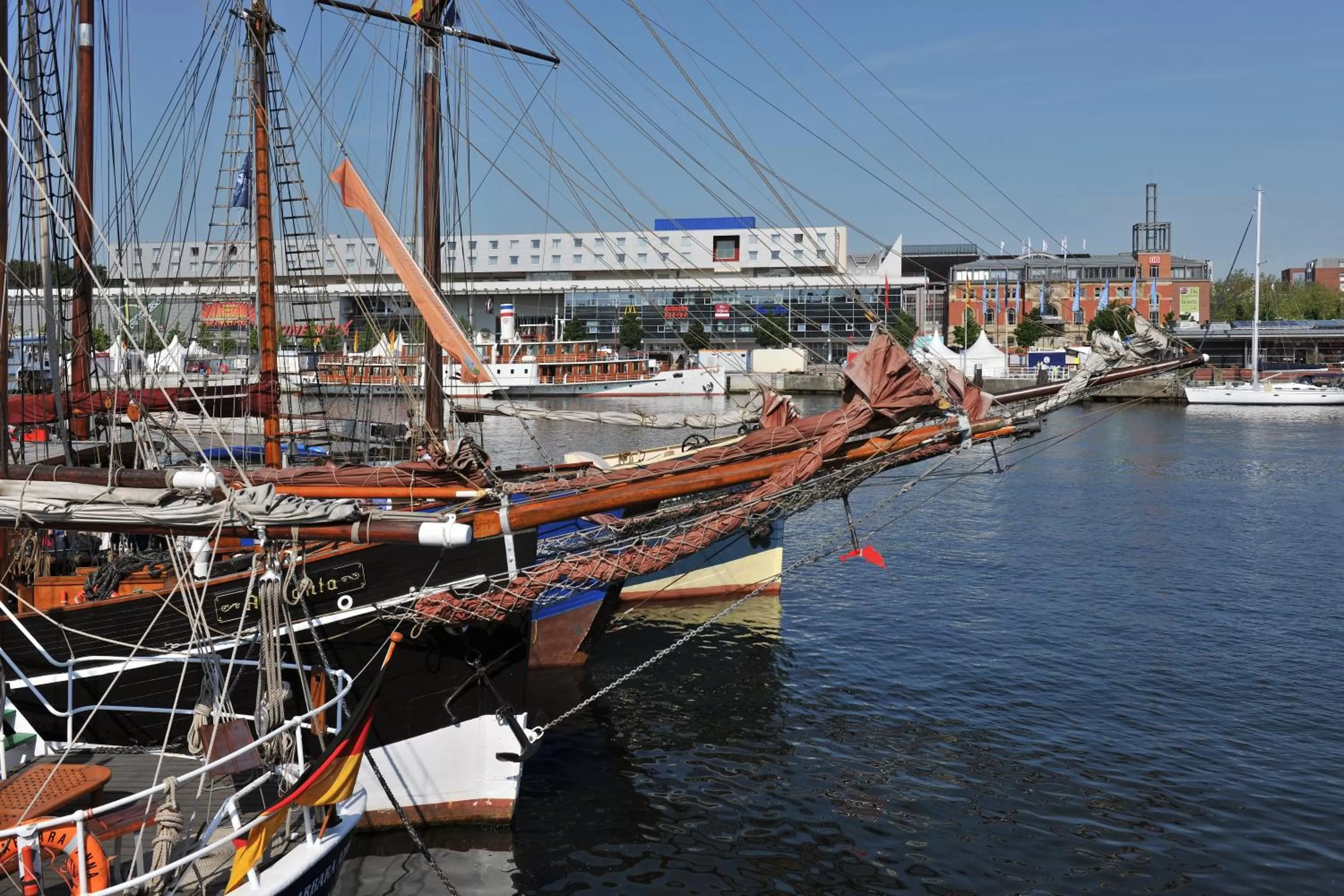 Area and facilities in IntercityHotel Kiel