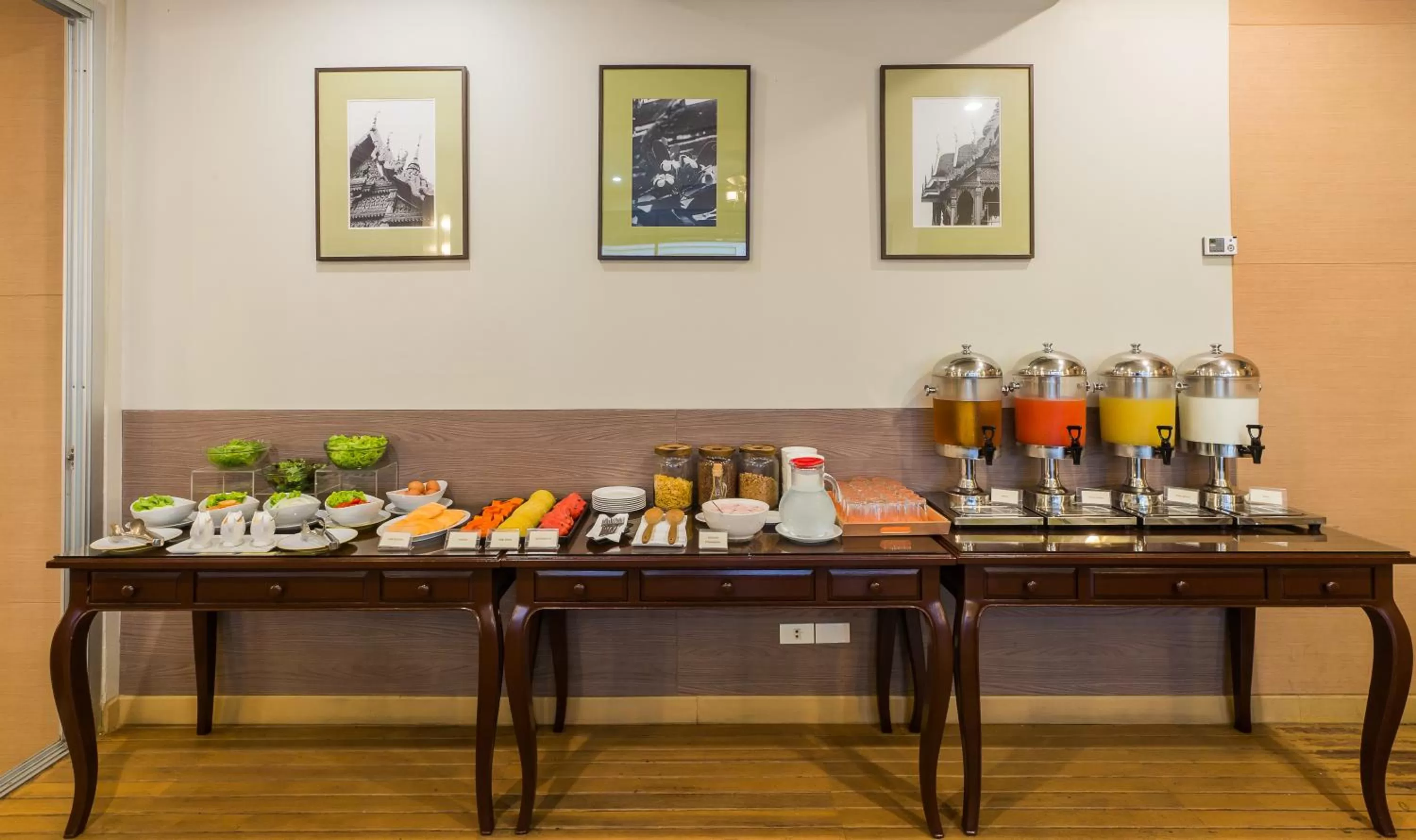 American breakfast in Asoke Residence Sukhumvit by UHG