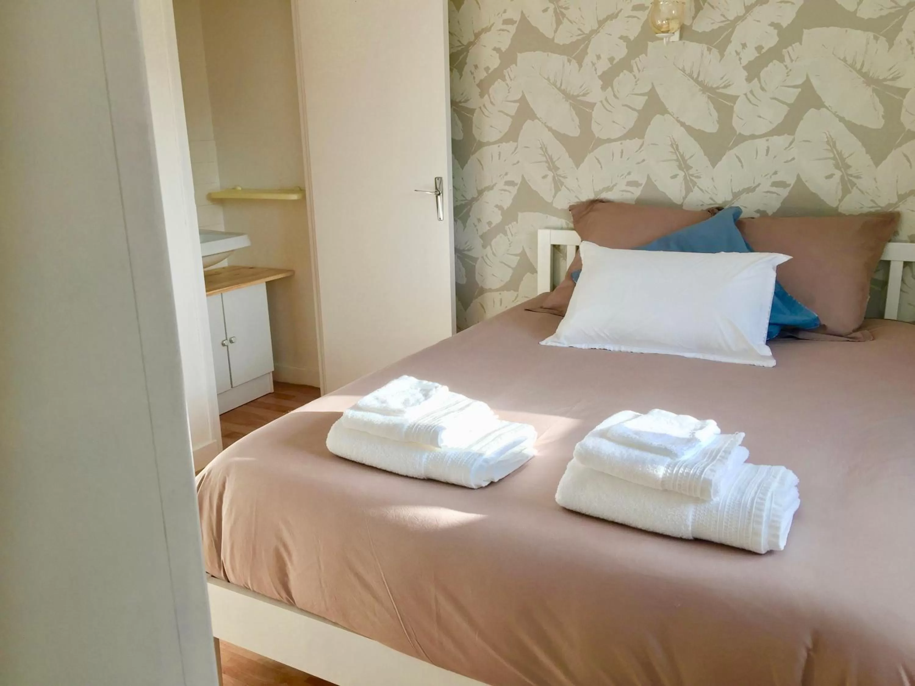 Bed in Aux portes de Pornichet, Chambres d'hôtes Ty'Sacha