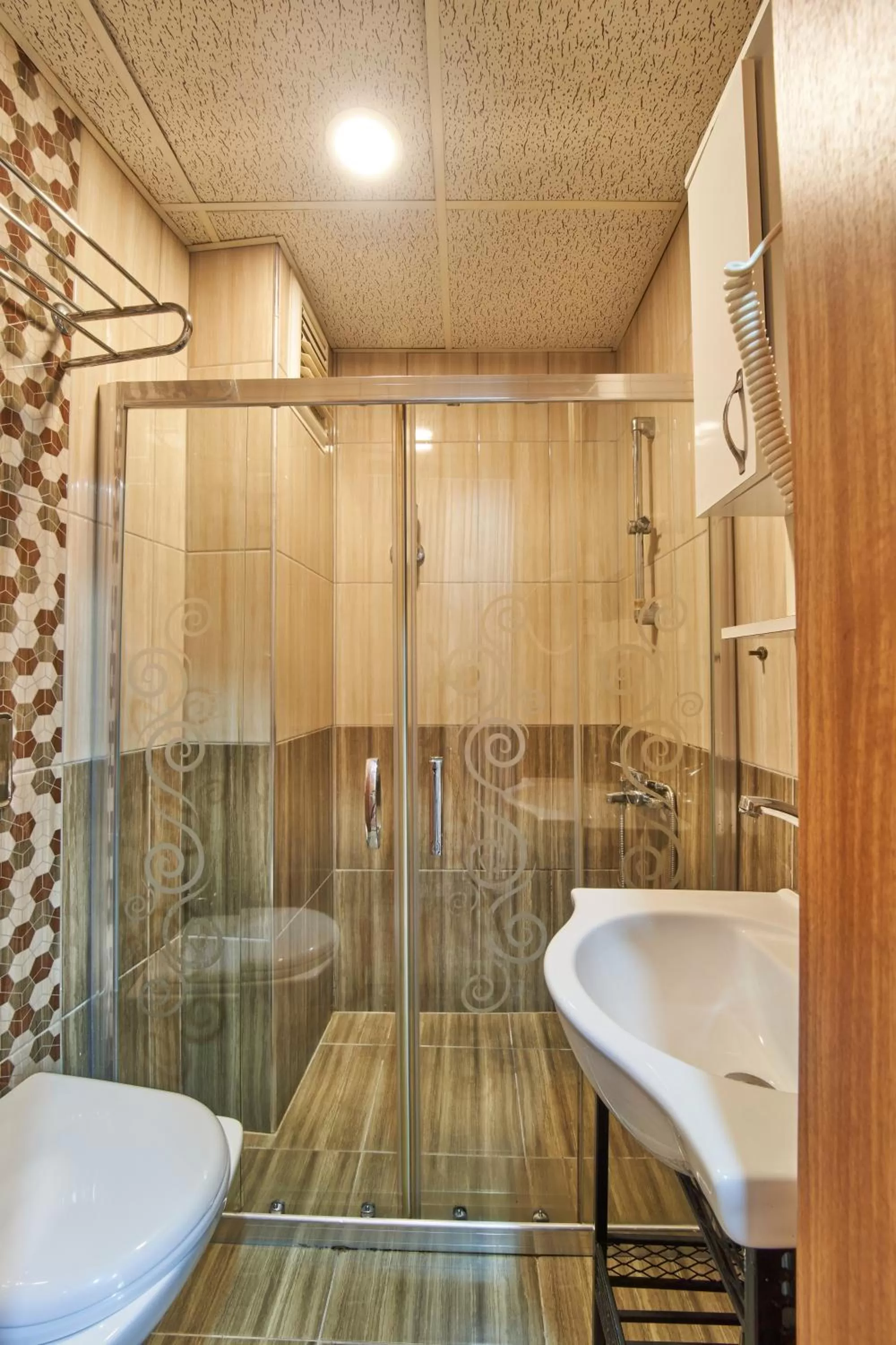 Shower in Istanbul Sirkeci Hotel