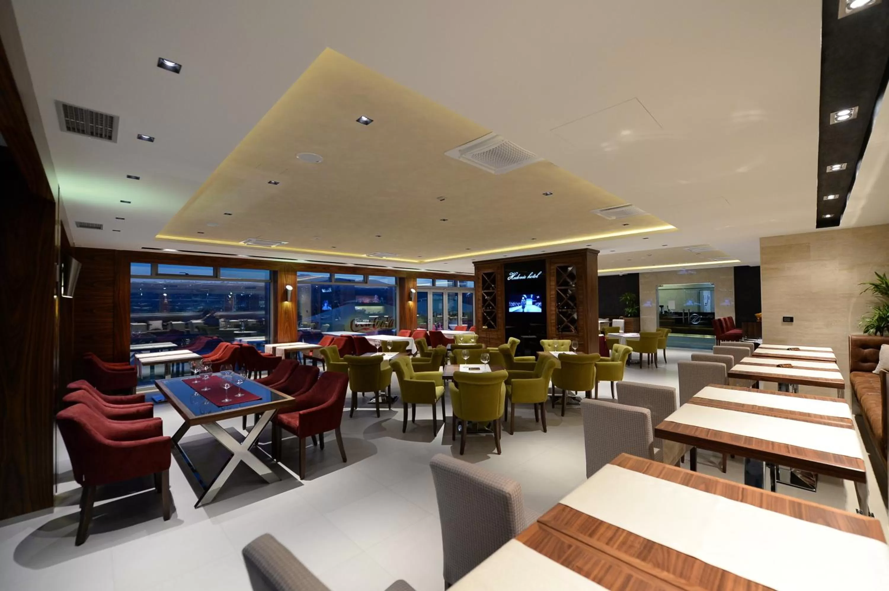 Restaurant/places to eat in Hotel Hedonic