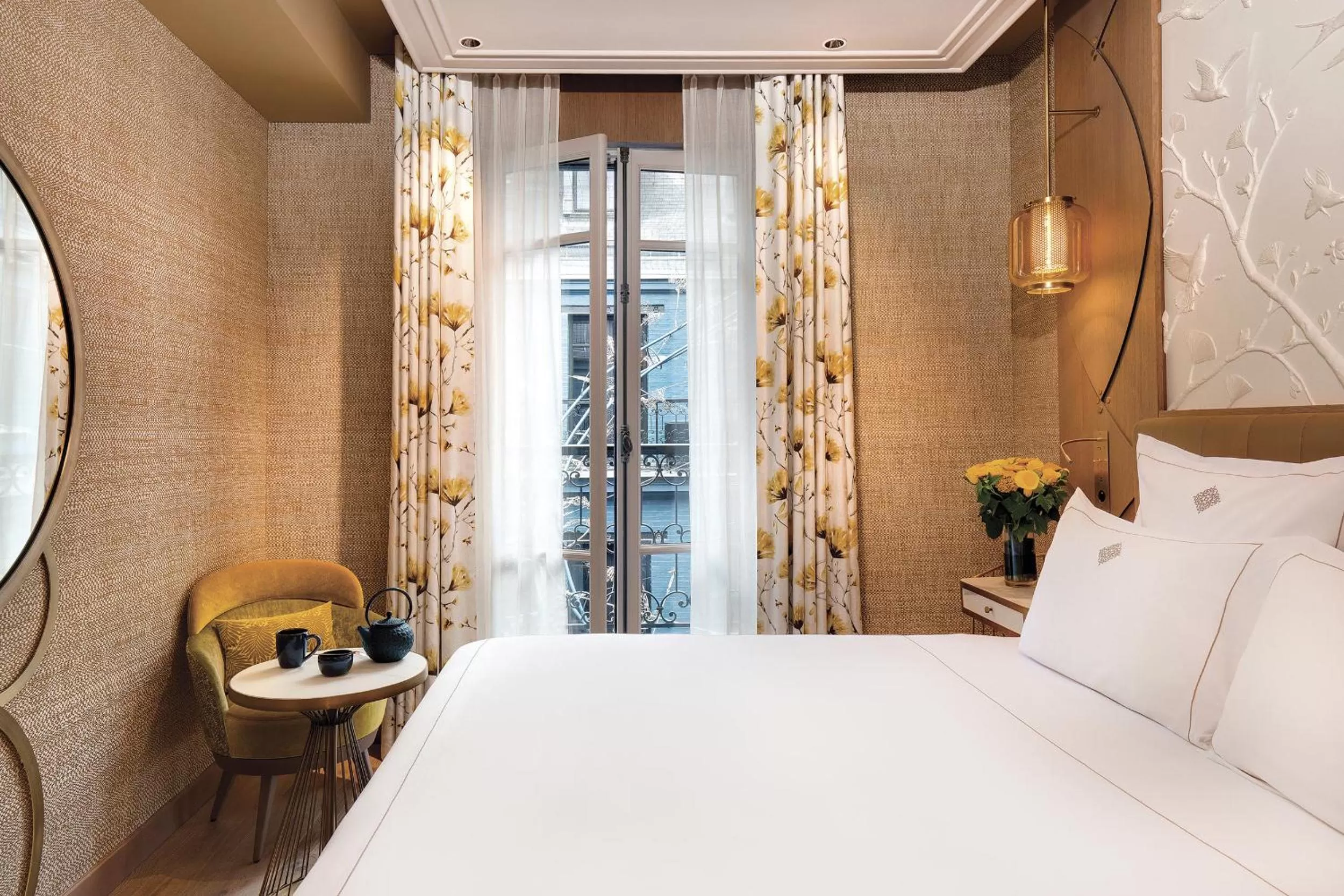 Bedroom, Bed in La Demeure Montaigne