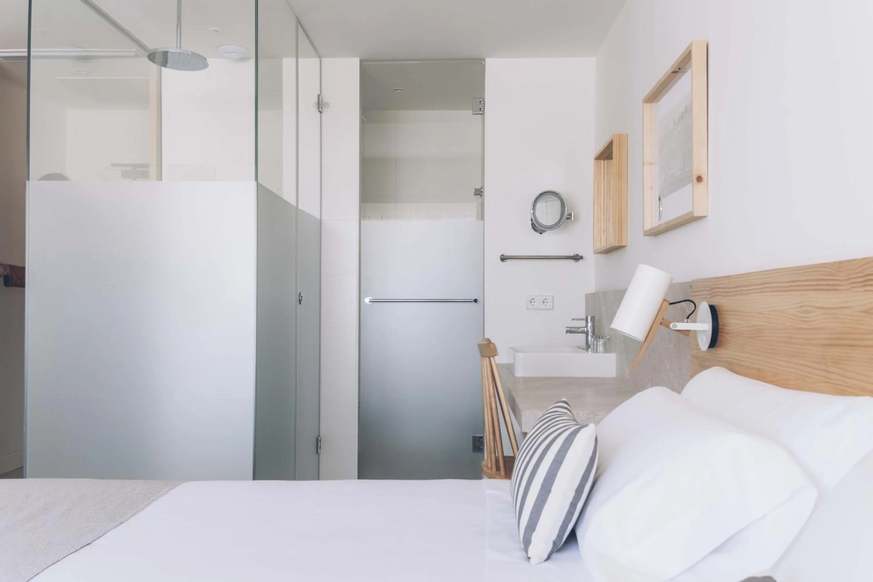 Bedroom, Bed in AYA Seahotel - Adults Only