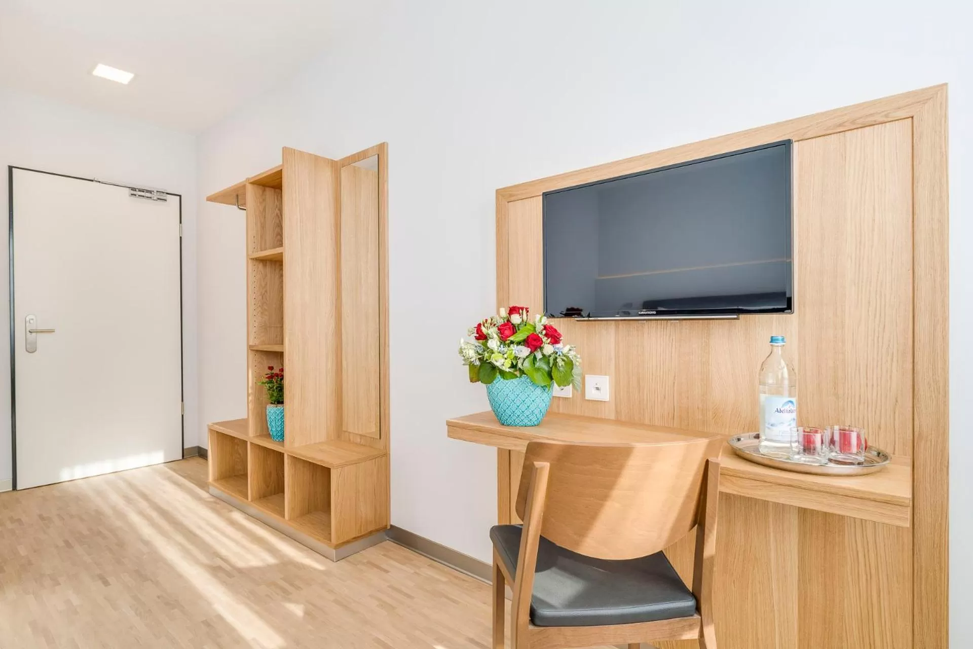 Photo of the whole room in Hotel-Etage Apfelrot