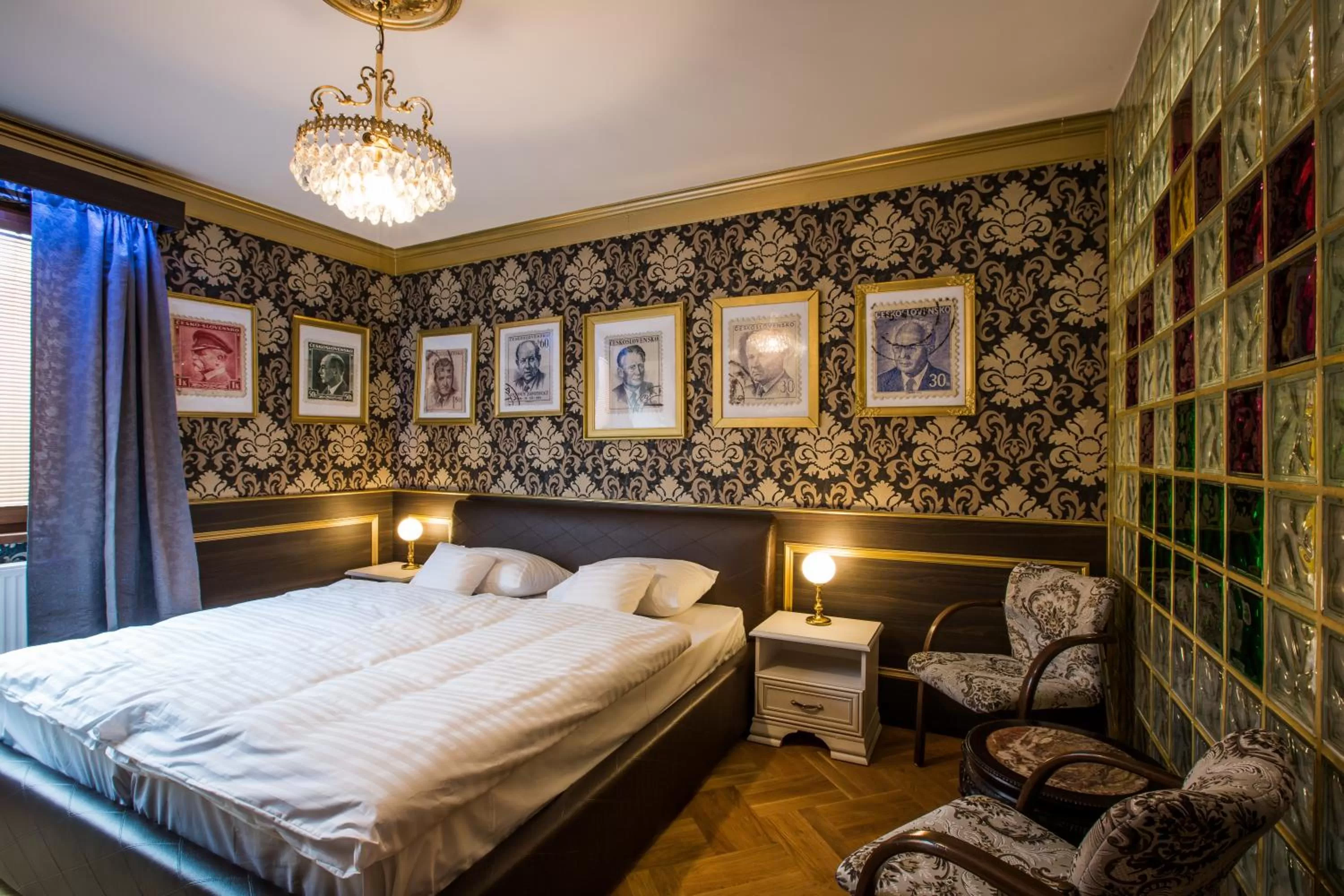 Bed in Retro hotel Garage