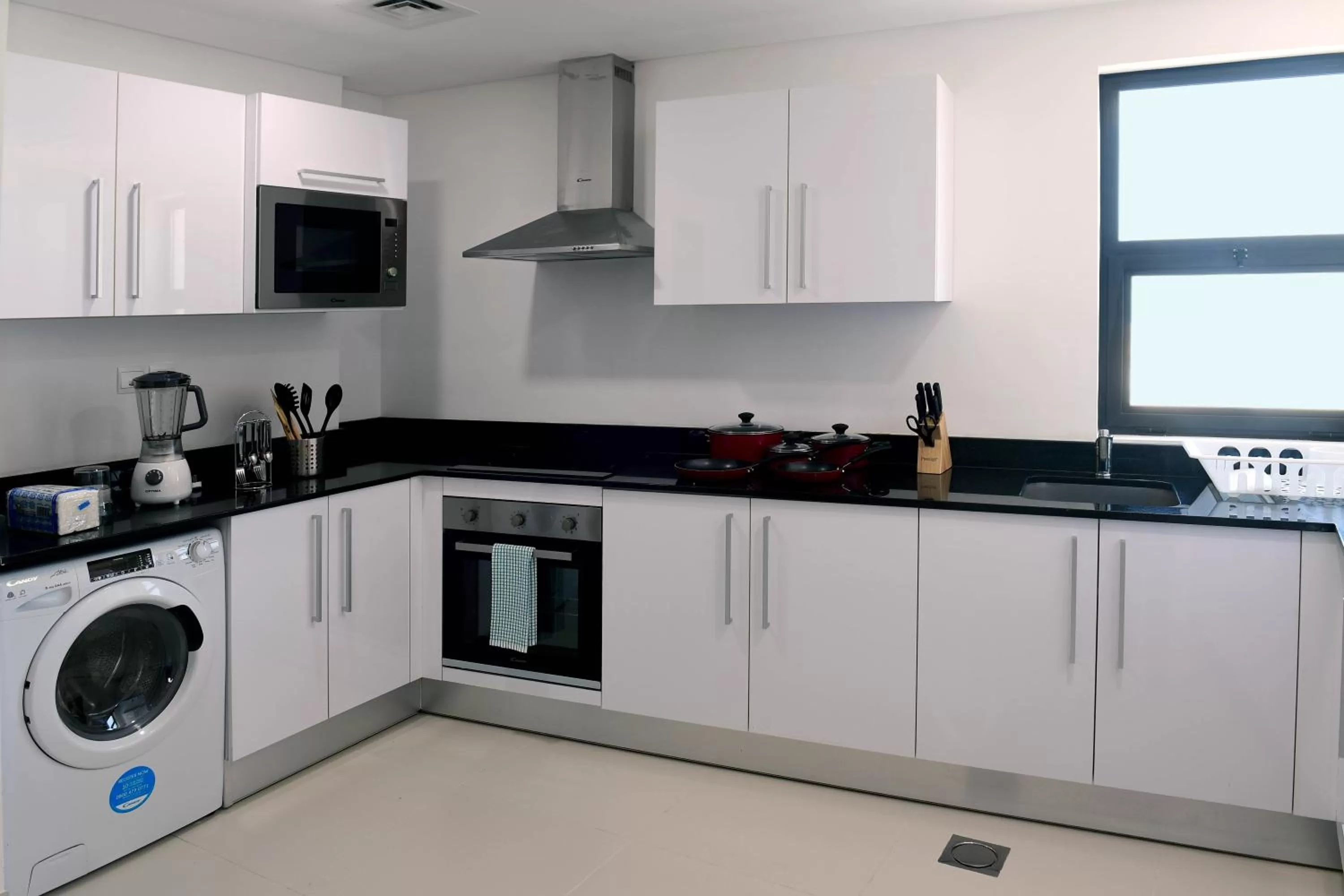 Kitchen/Kitchenette in Noor Amwaj Hotel & Apartment