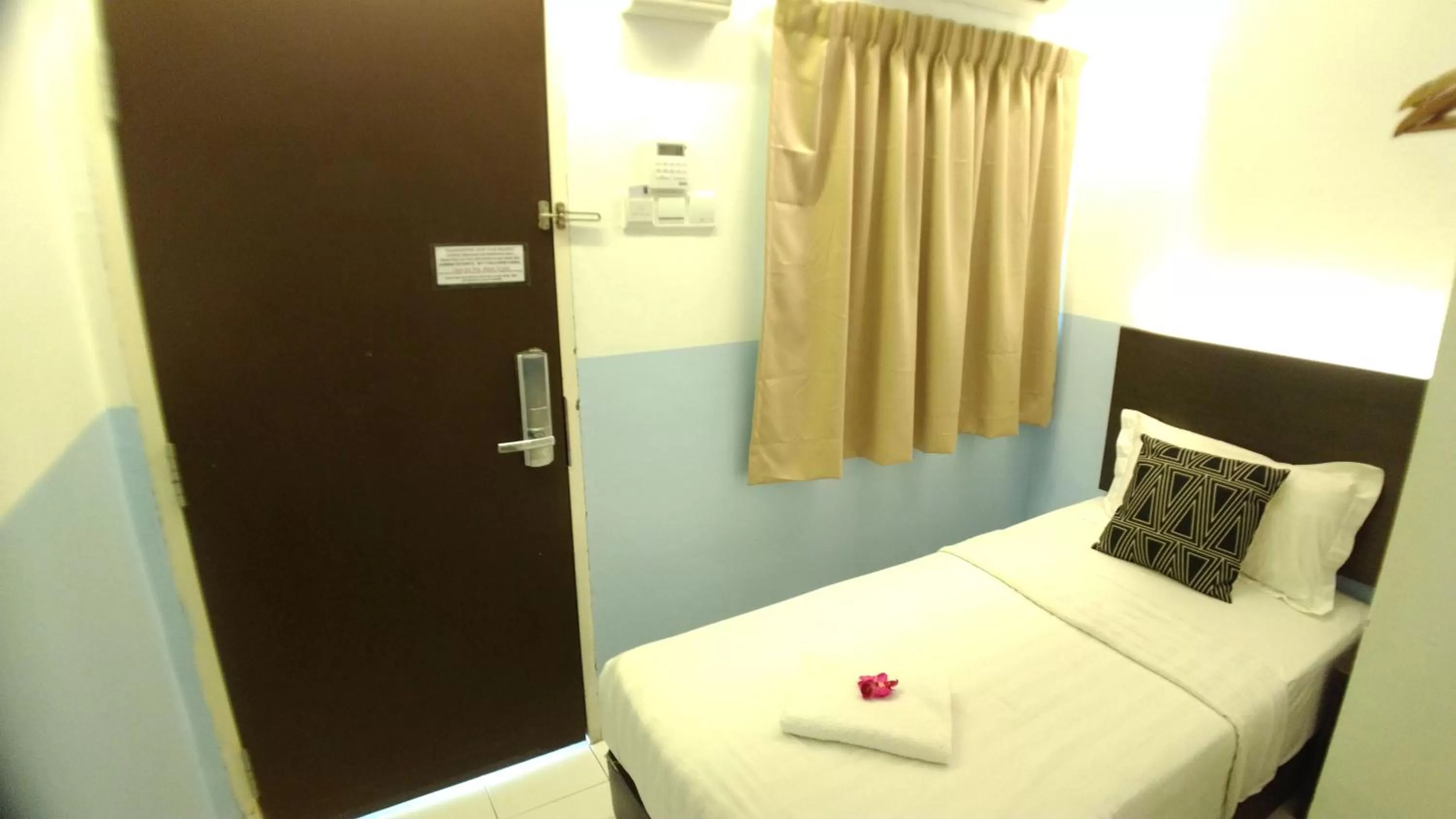 Deluxe Twin Room in Apple 1 Hotel Gurney