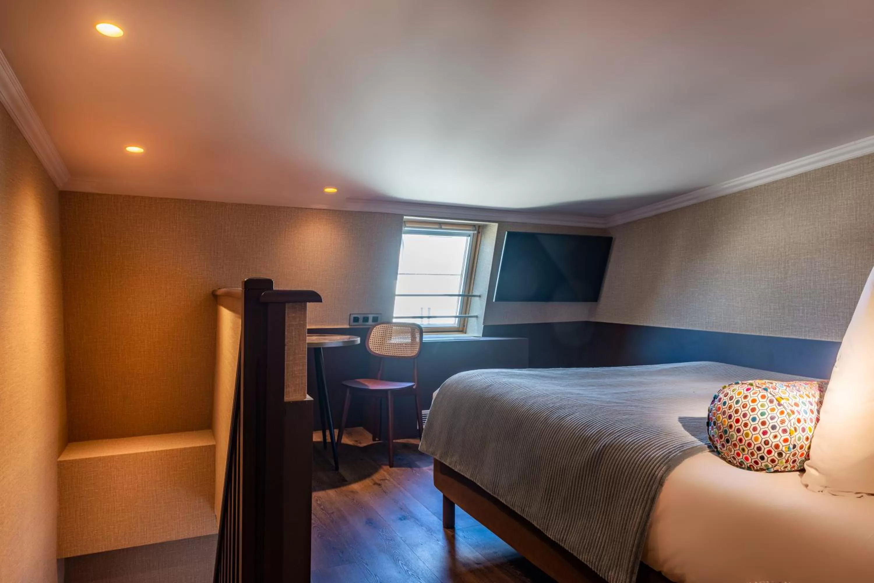 Bed in Maison Axel Opéra Paris