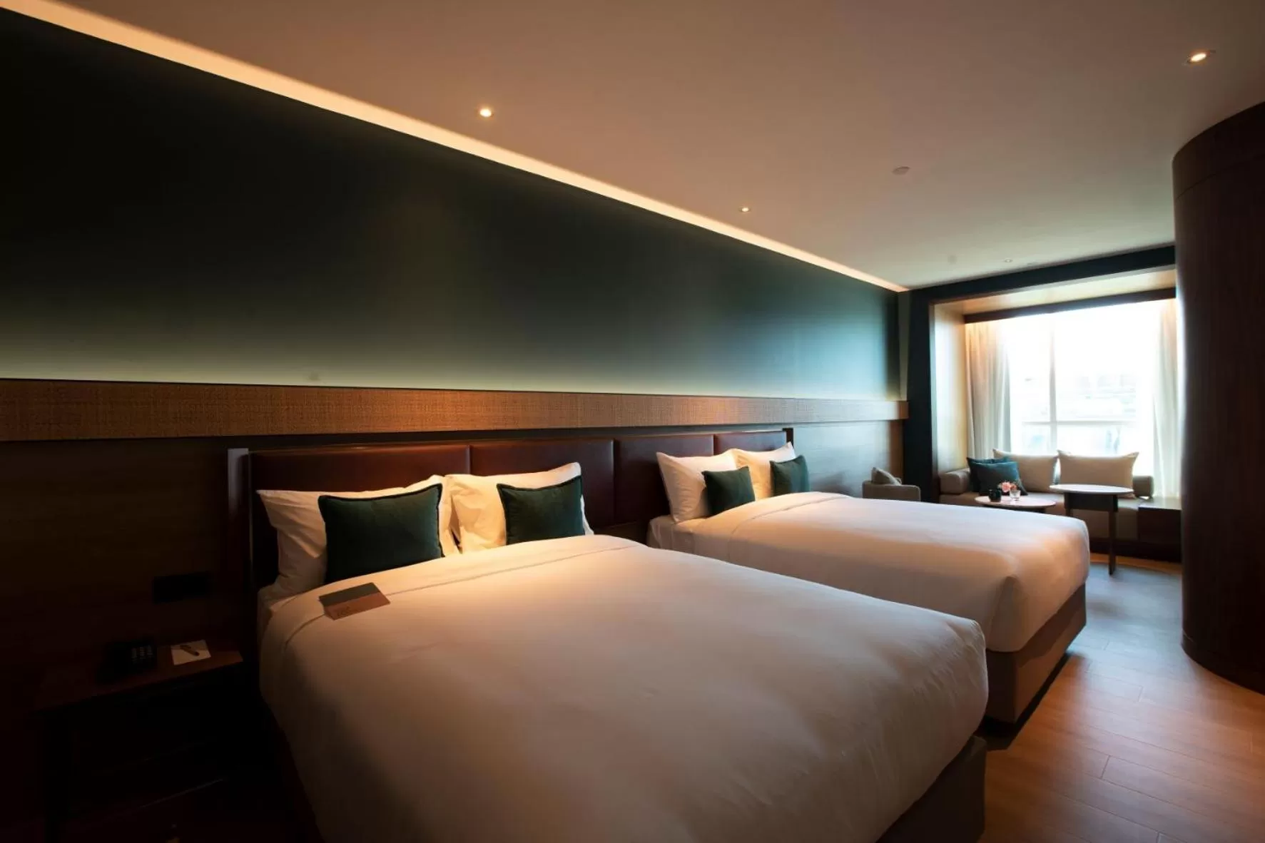 Bed in The LUMA Hotel, a Member of Design Hotels
