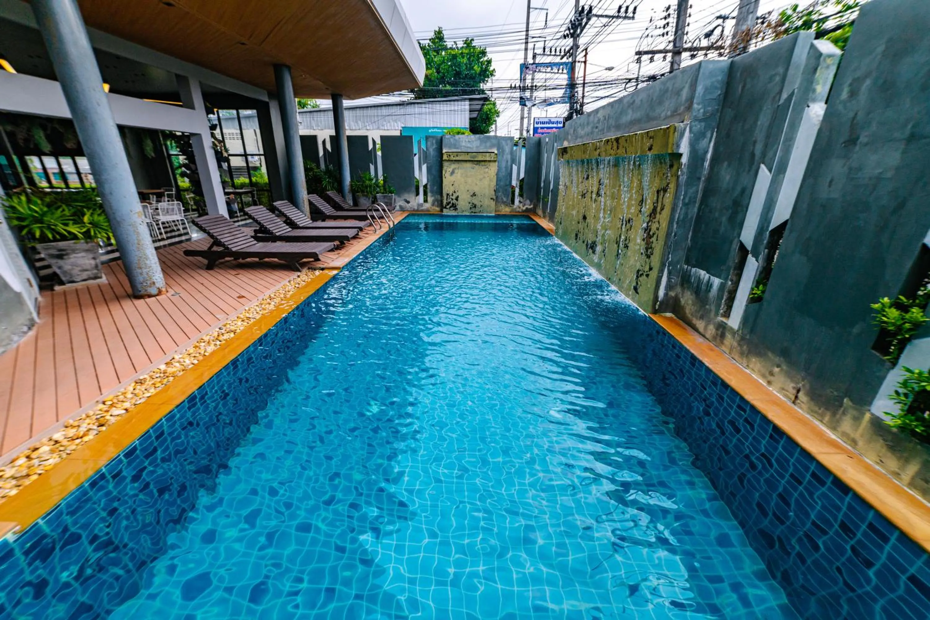 Swimming pool in Ratana Hotel Sakdidet, PHUKET TOWN